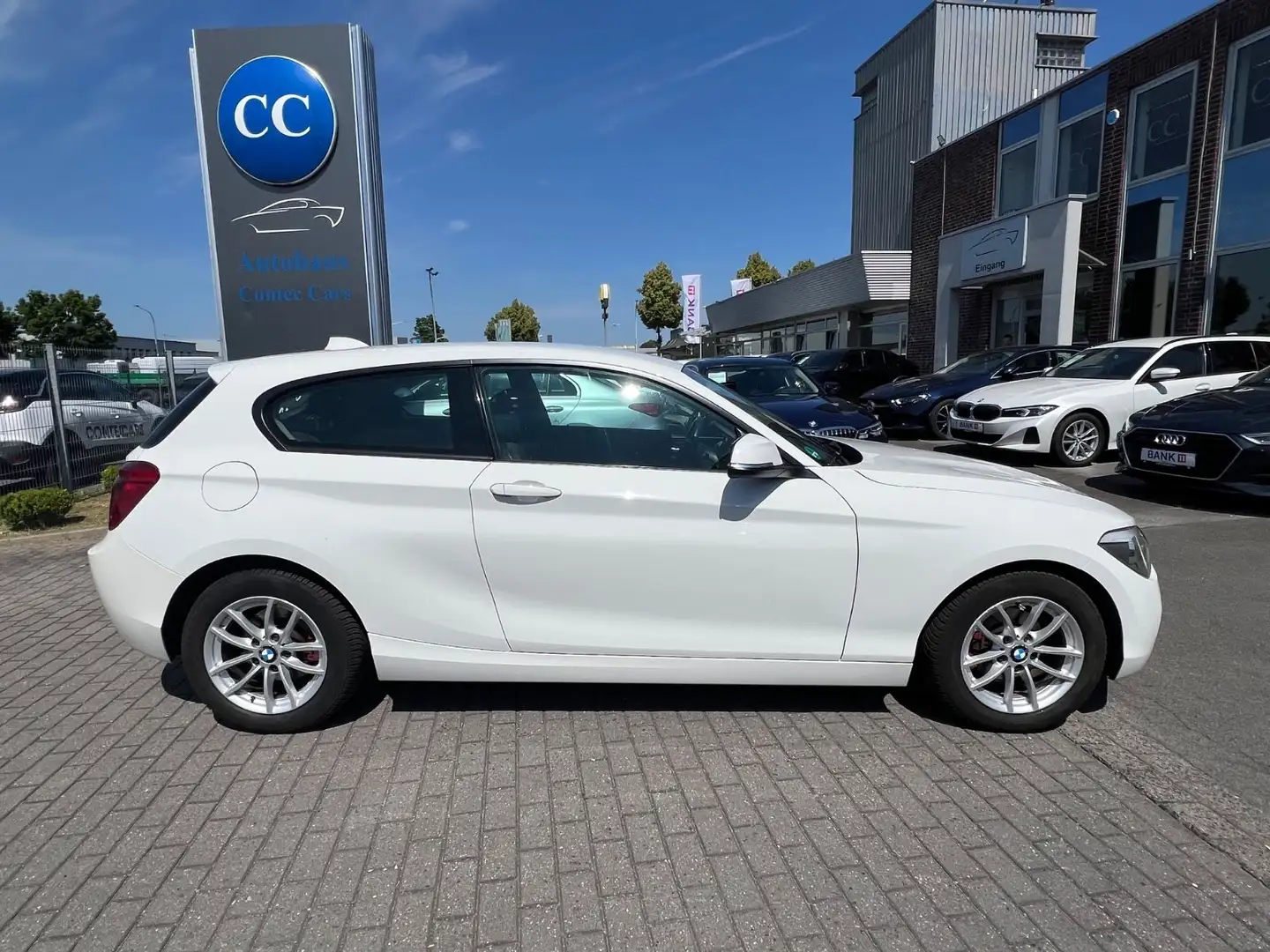 BMW 114 114i Lim. Advantage Plus Paket & Sitzheizung Weiß - 1