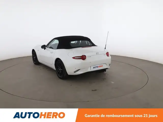 Mazda MX-5 view 4