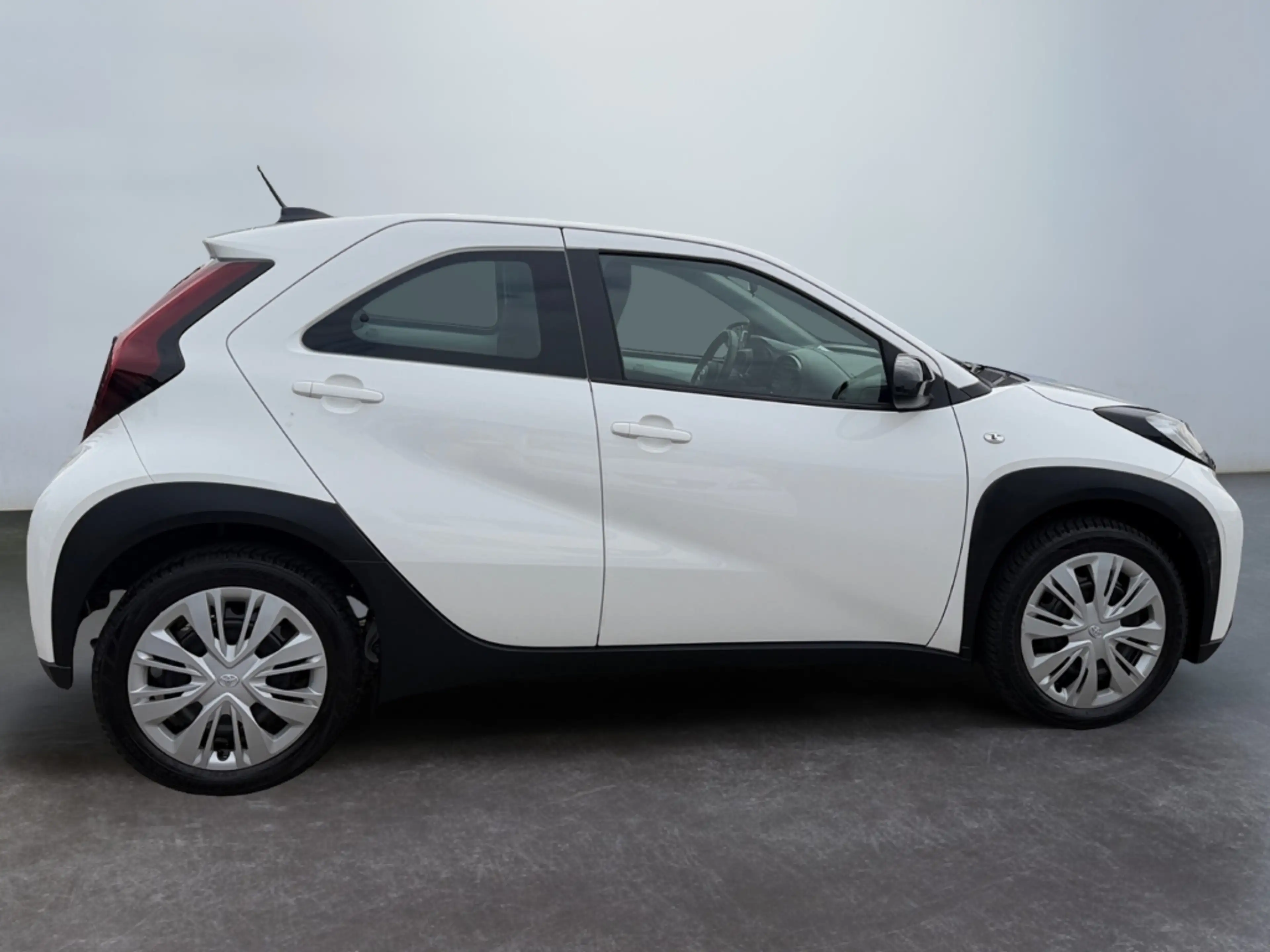 Toyota Aygo X Play *Start&Stop*Klima*Tempo*R-Cam*CarPlay* — photo 10