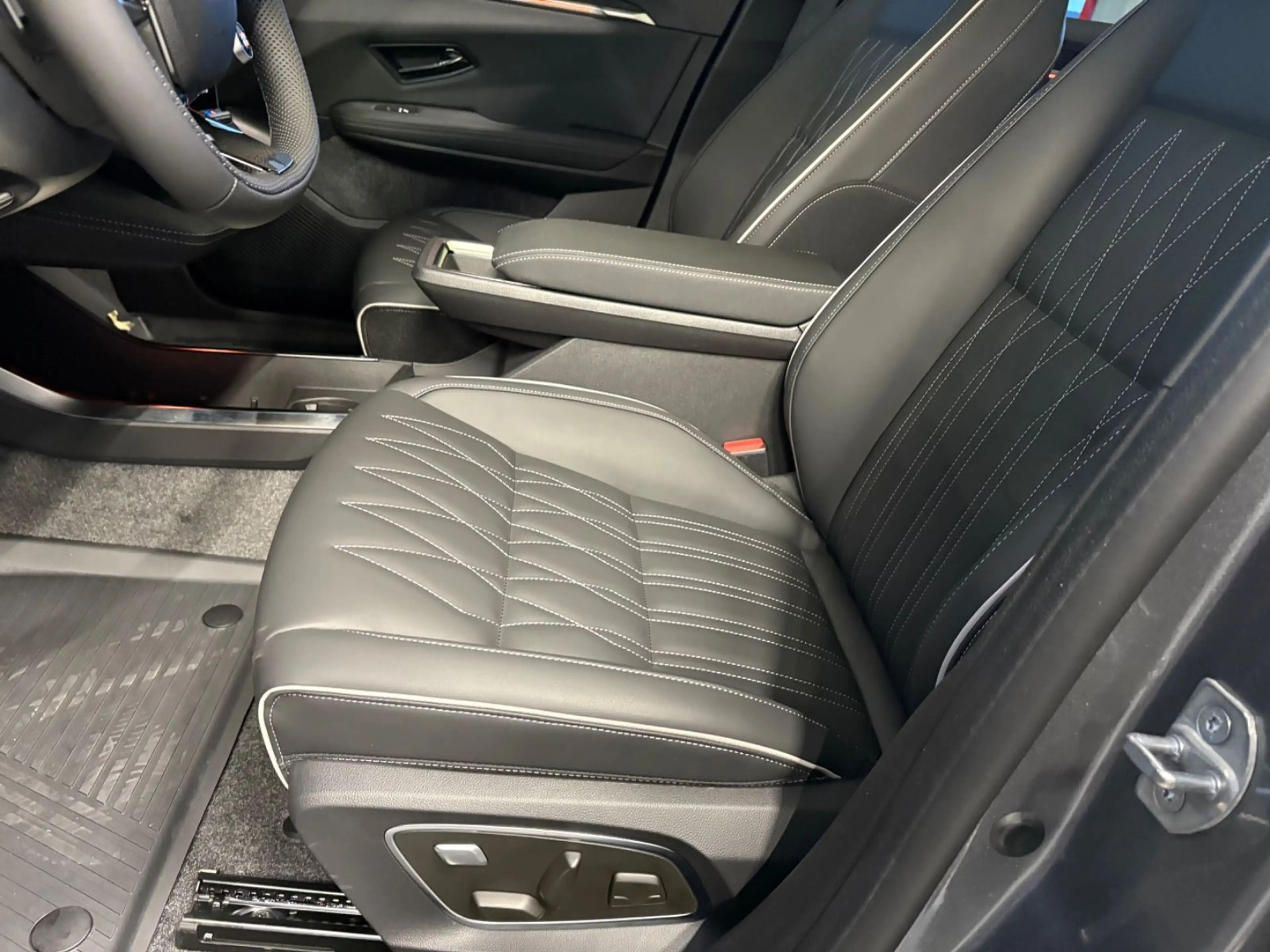Mitsubishi Eclipse Cross Elektro Panoramadach — photo 9