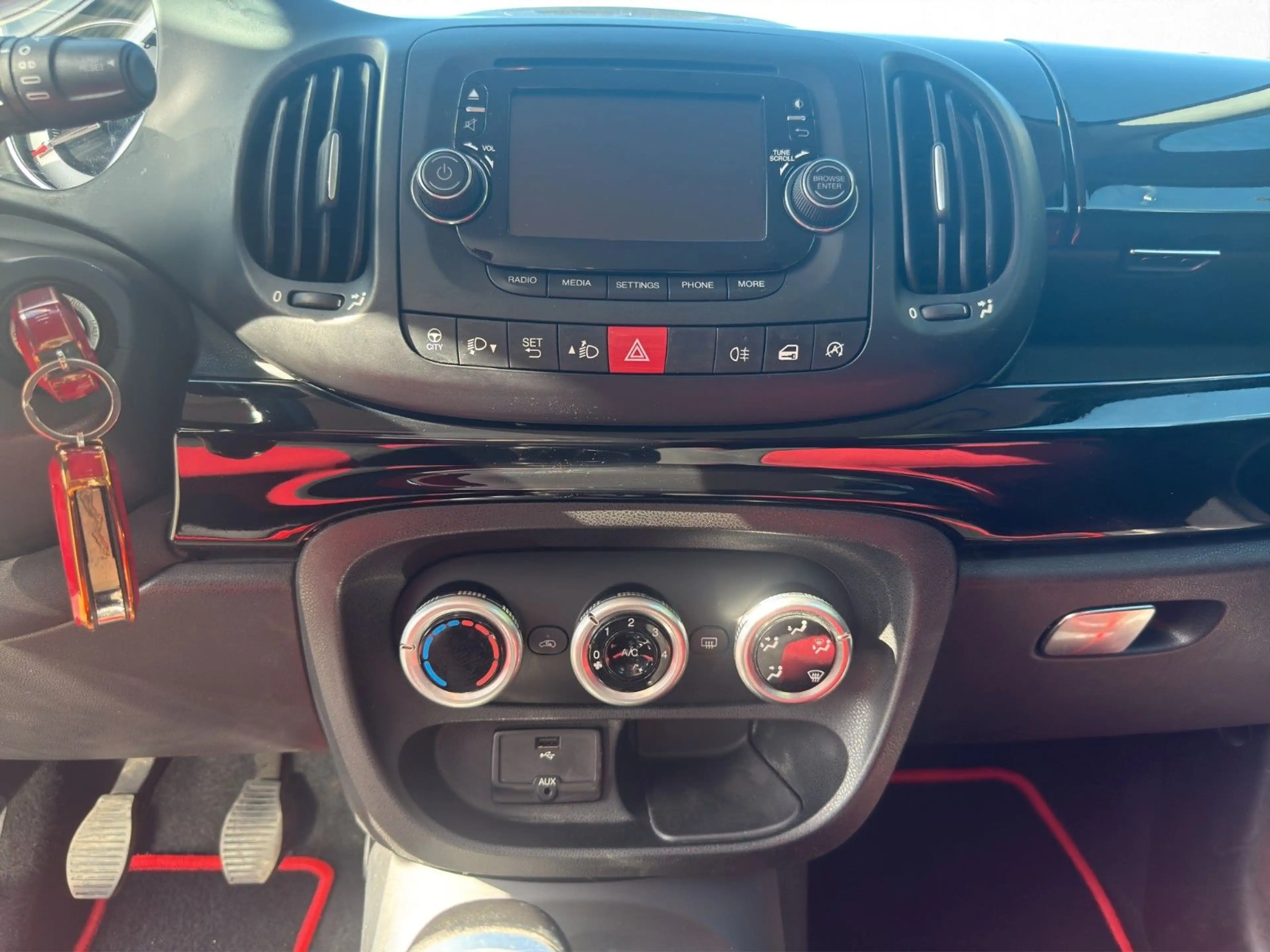 Fiat 500L Pop Star — photo 14