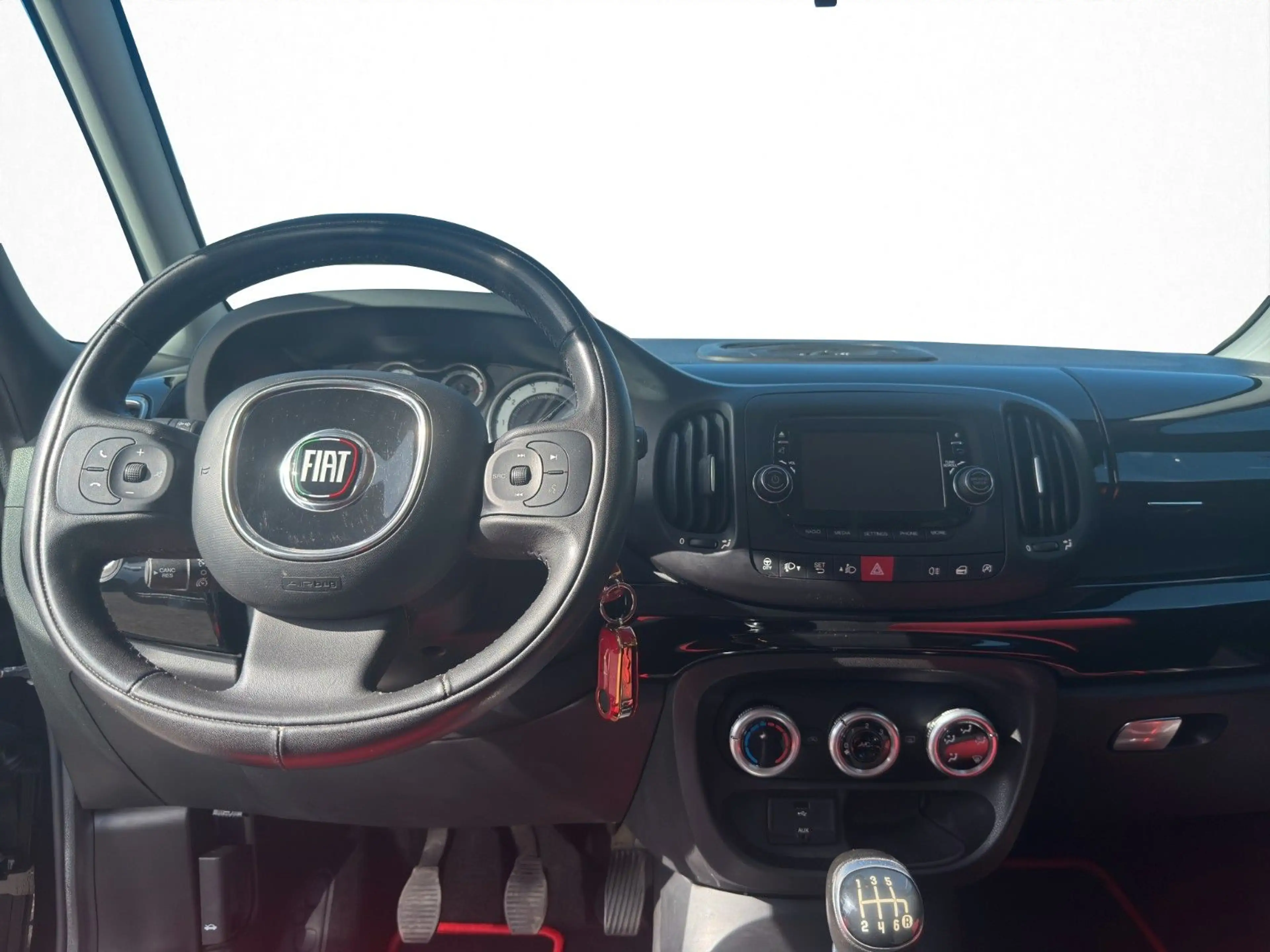 Fiat 500L Pop Star — photo 12