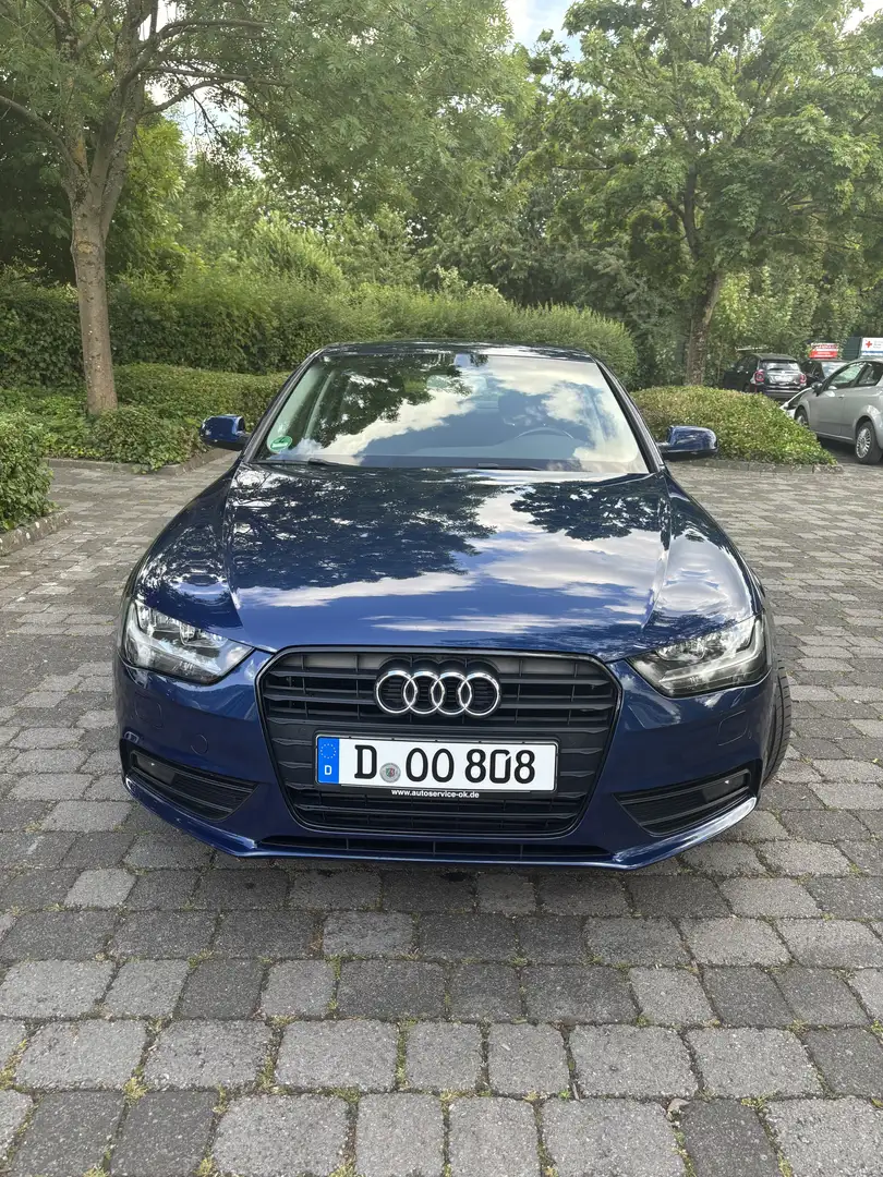Audi A4 1.8 TFSI Attraction Blau - 2