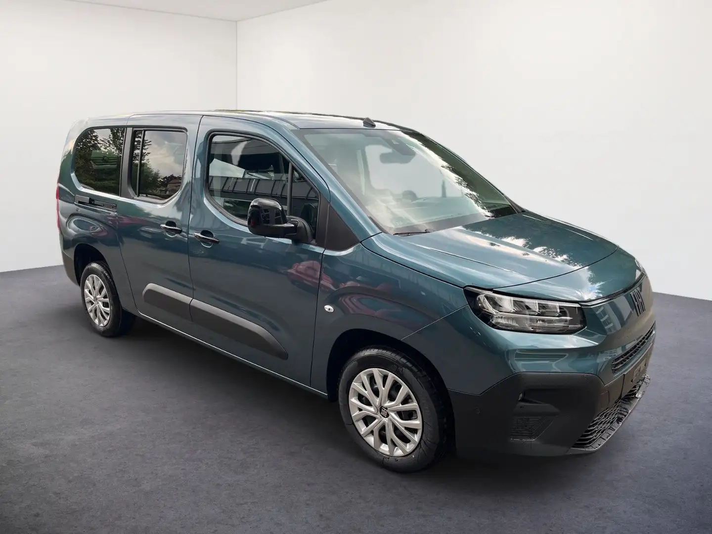 Fiat Doblo Maxi Kombi AT 1.5 130PS/7-SITZ/10`NAV/RFK/ Синій - 2