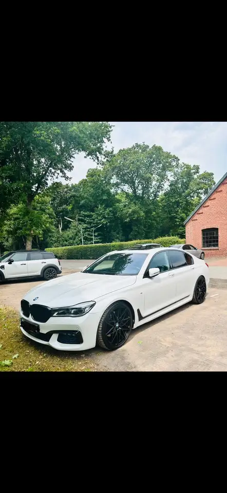 BMW 750