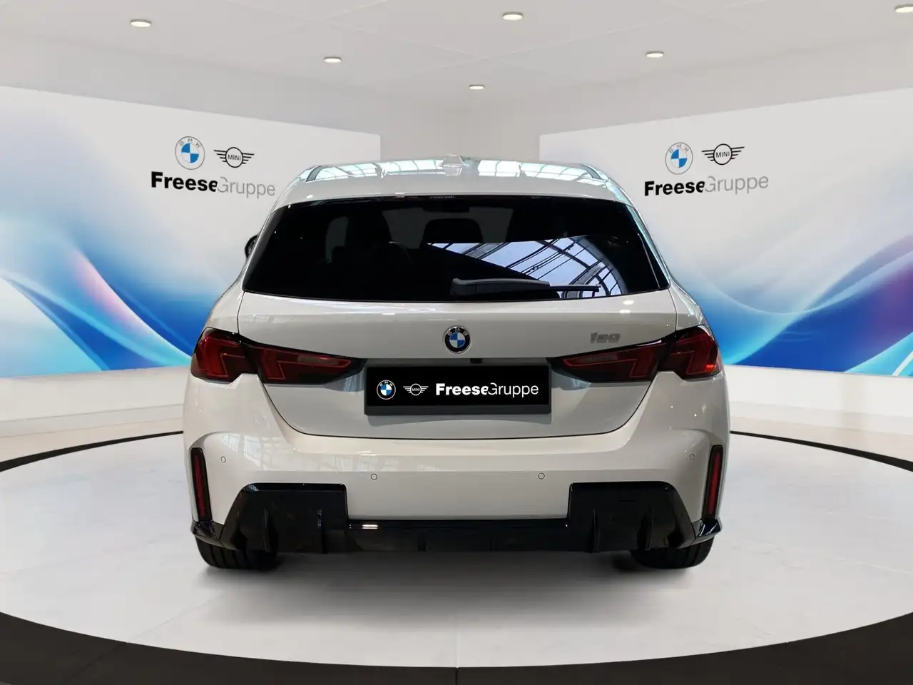 BMW 120 AHK 360° HEAD-UP PANO RFK HIFI LENKRADHZ LED 5