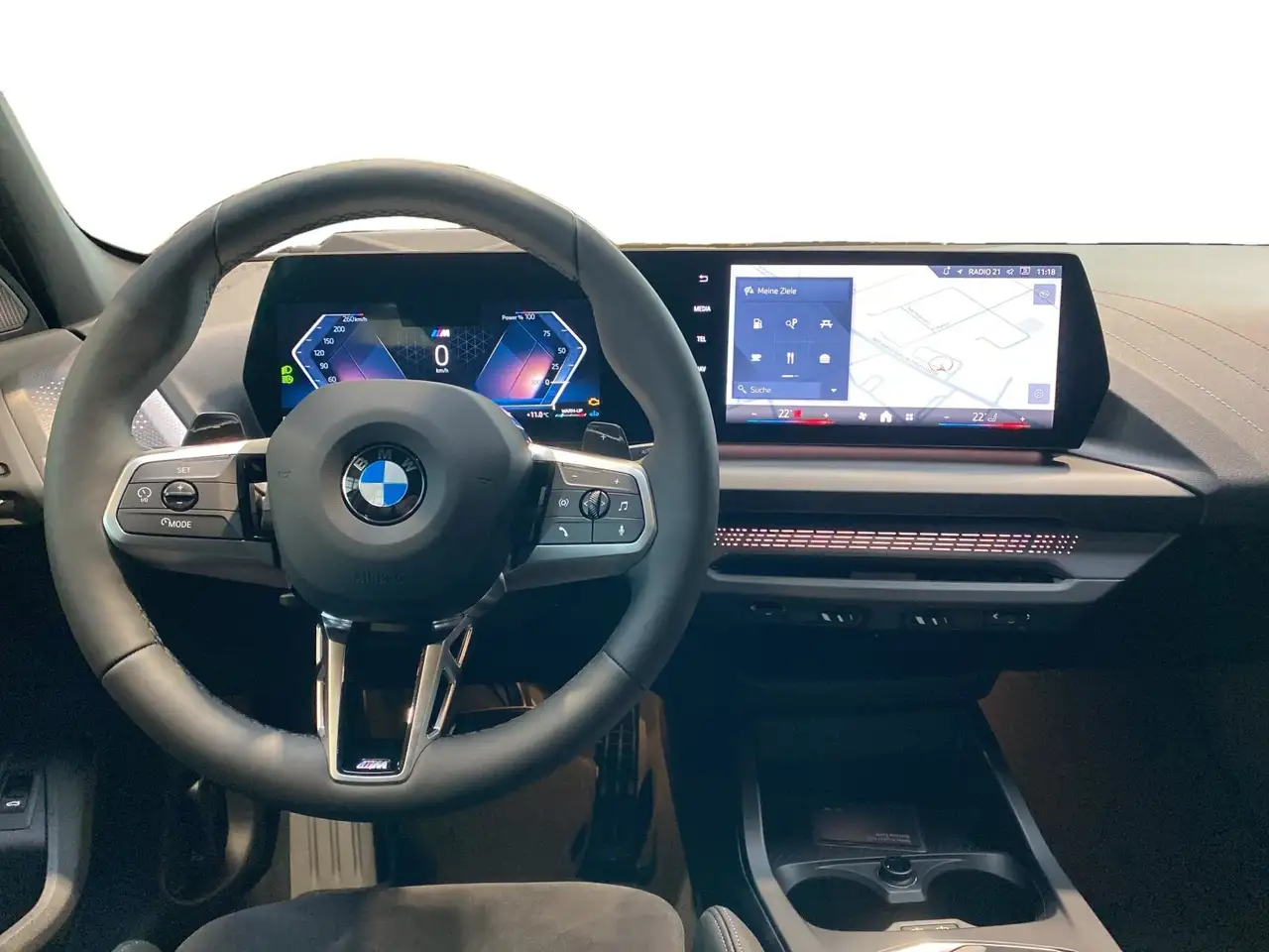 BMW 120 AHK 360° HEAD-UP PANO RFK HIFI LENKRADHZ LED 10