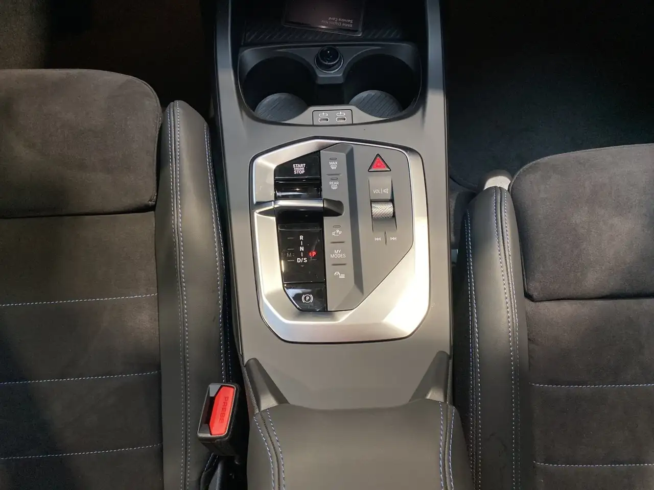 BMW 120 AHK 360° HEAD-UP PANO RFK HIFI LENKRADHZ LED 13
