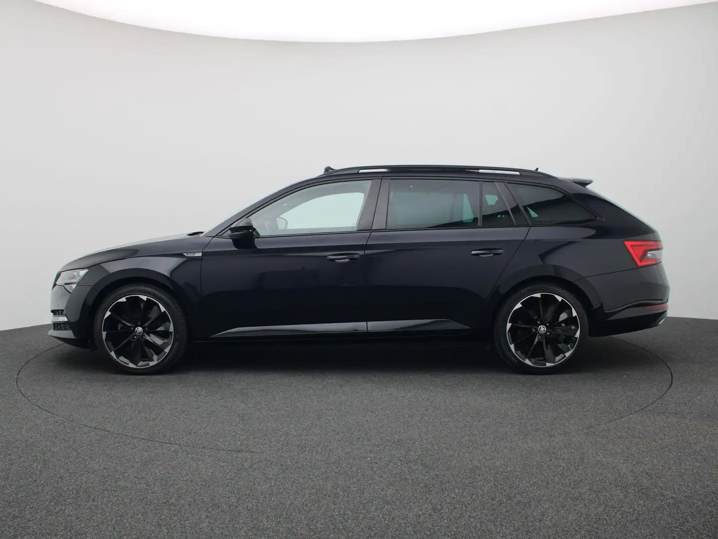 Skoda Superb Combi 1.4 TSI iV Sportline Business 218PK DSG Pano Zwart - 2