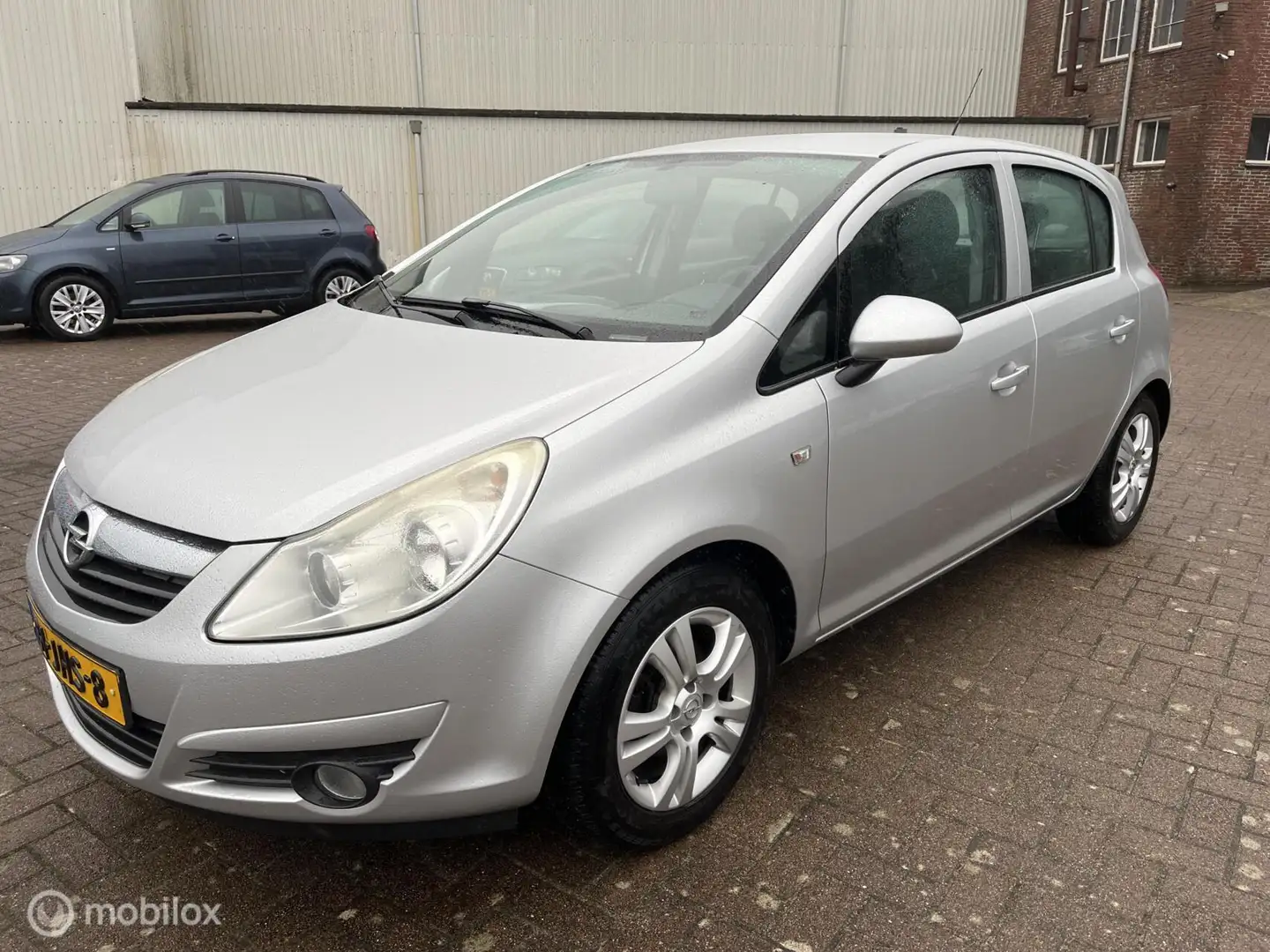 Opel Corsa 1.4-16V Enjoy Grau - 1