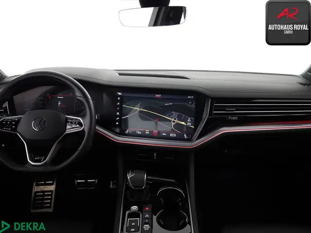 Volkswagen Touareg view 10