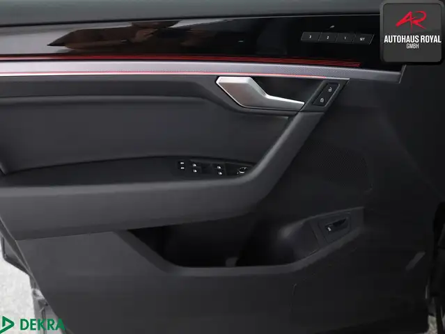 Volkswagen Touareg view 14