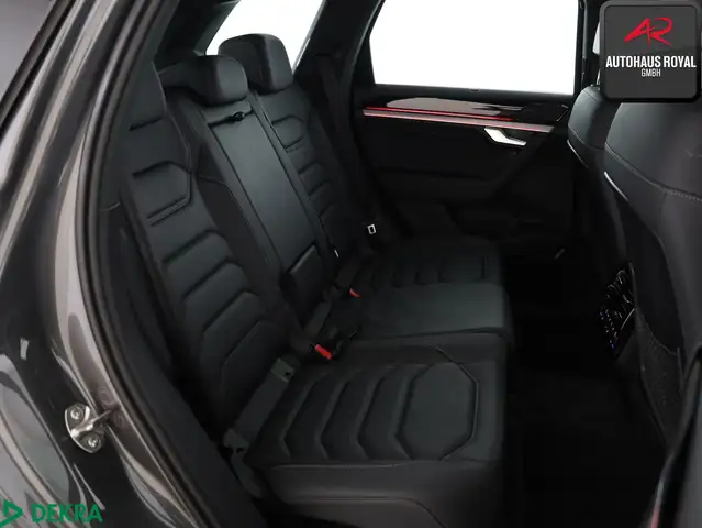 Volkswagen Touareg view 13