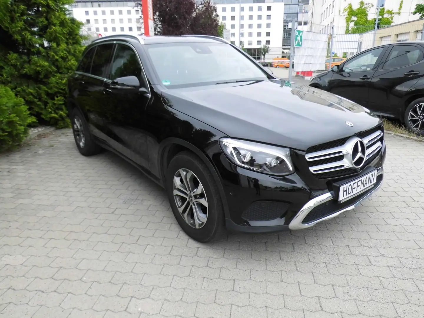 Mercedes-Benz GLC 220 GLC 220 d 4M-ILS-PANORAMA-KAMERA-STHz. Schwarz - 2