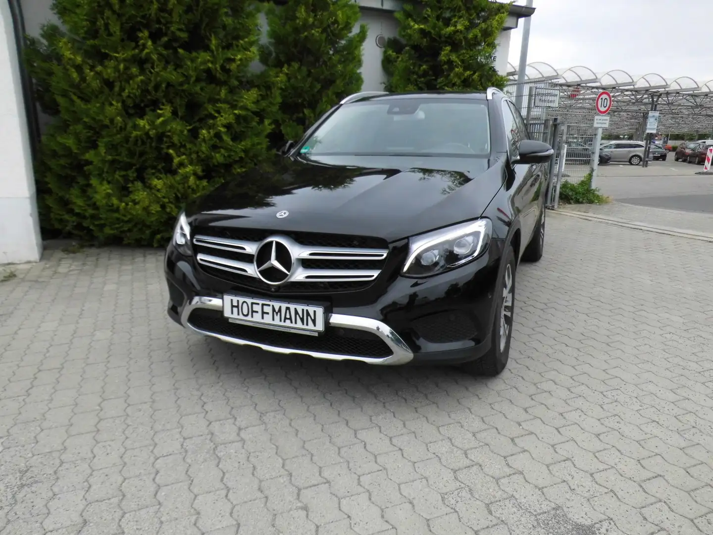 Mercedes-Benz GLC 220 GLC 220 d 4M-ILS-PANORAMA-KAMERA-STHz. Schwarz - 1