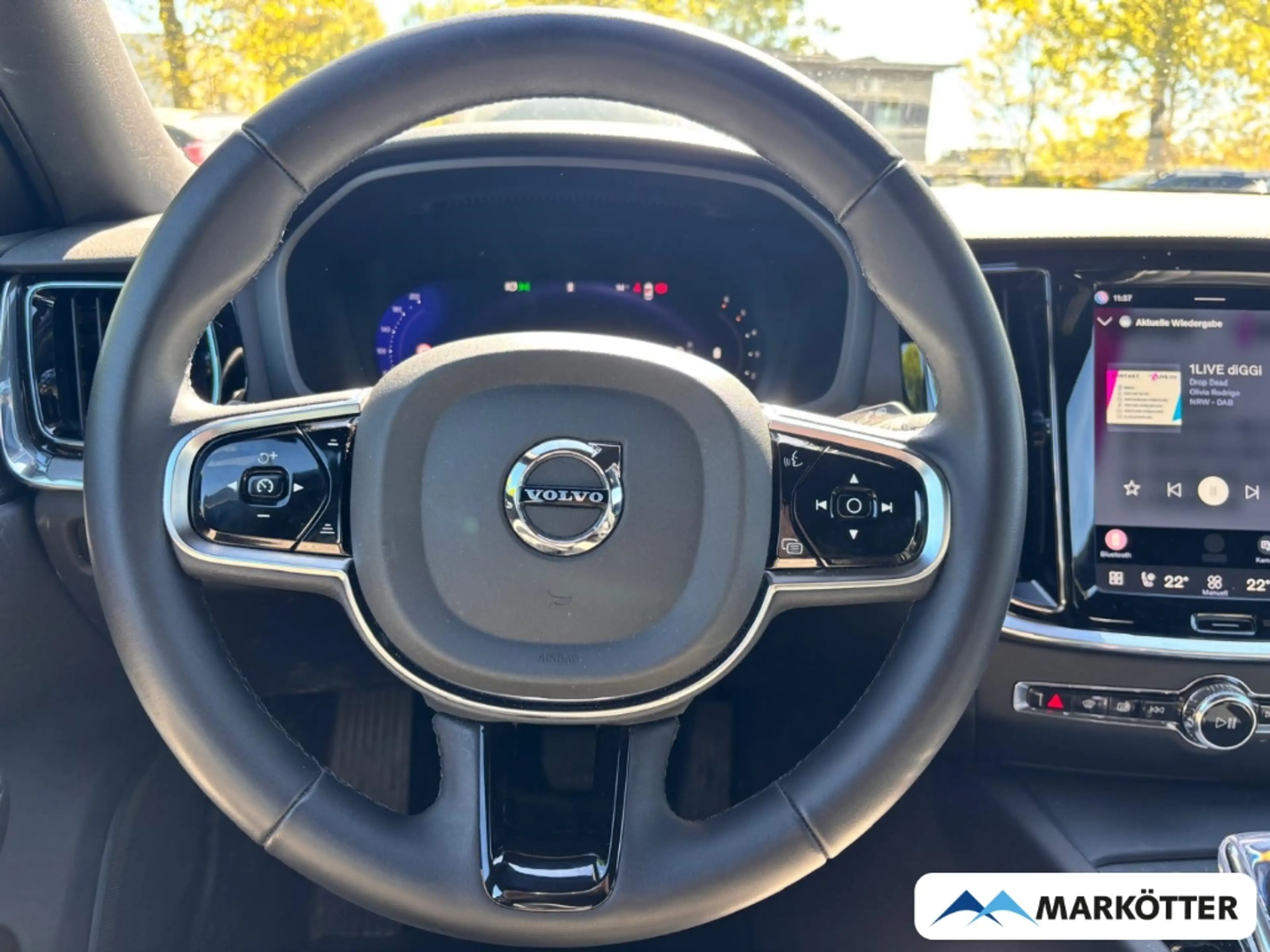 Volvo V60 Cross Country B4 AWD Plus  AHK/CAM/DAB/FSH/LED/SHZ/Temp — photo 14