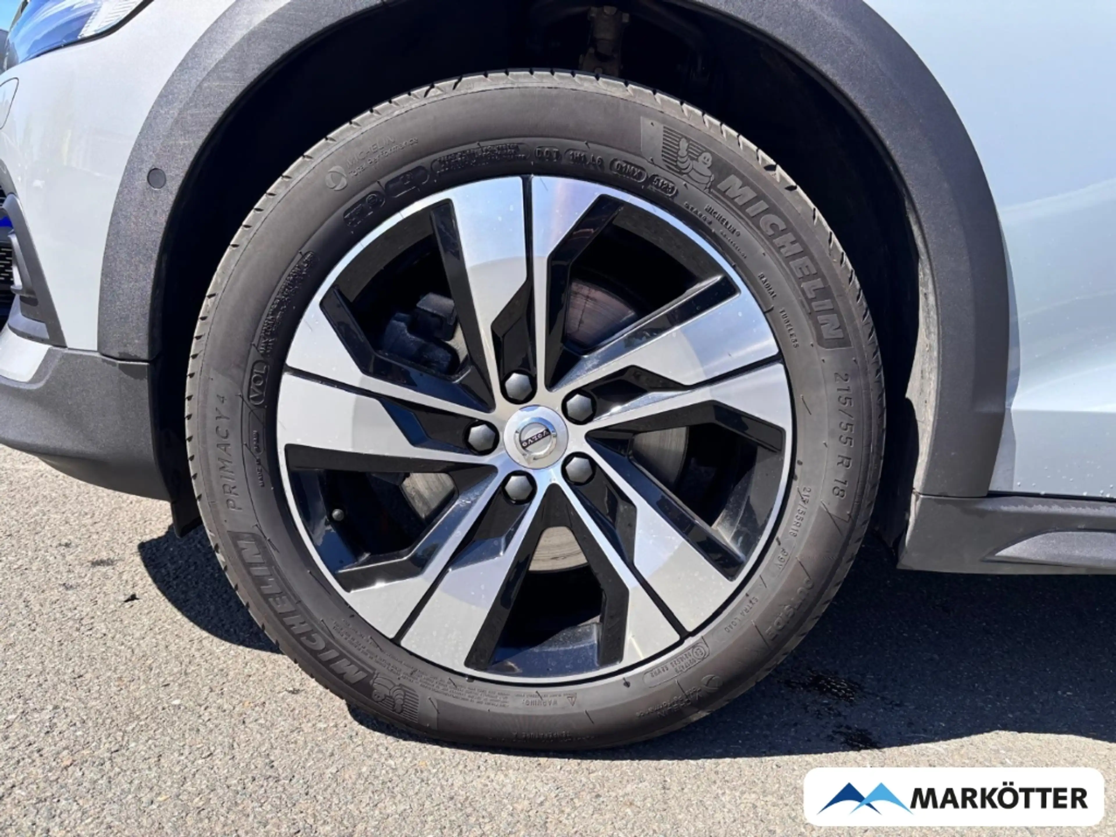 Volvo V60 Cross Country B4 AWD Plus  AHK/CAM/DAB/FSH/LED/SHZ/Temp — photo 4