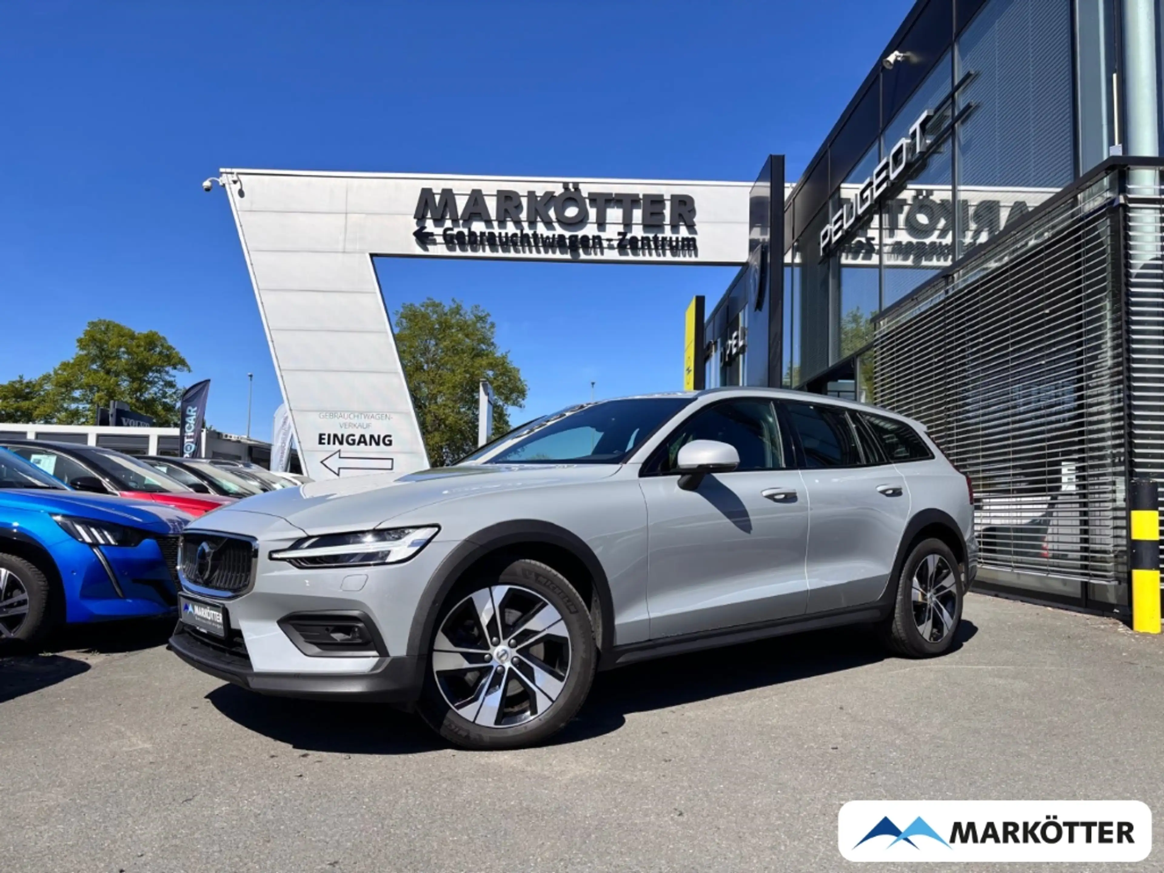 Volvo V60 Cross Country B4 AWD Plus AHK/CAM/DAB/FSH/LED/SHZ/Temp