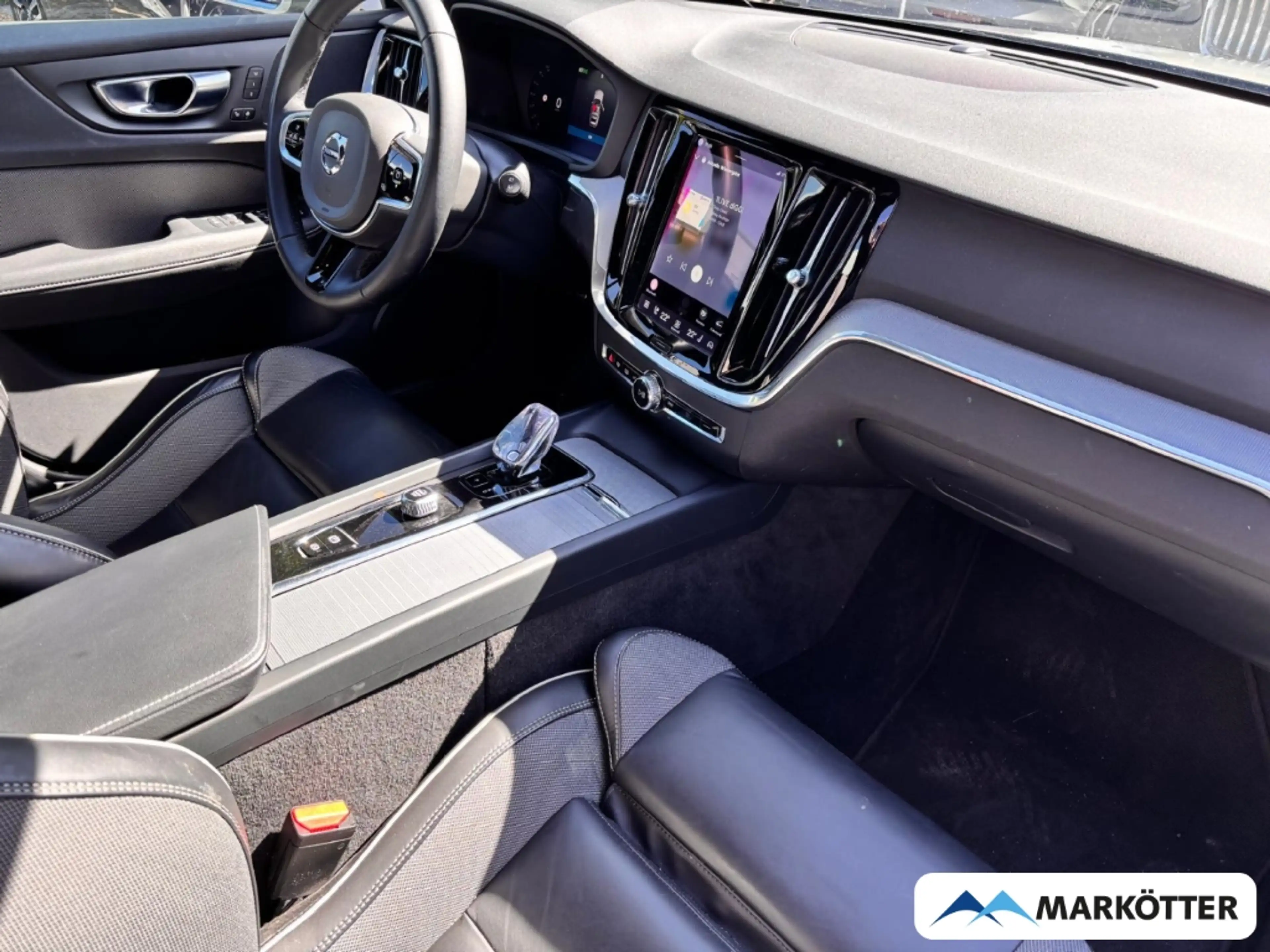 Volvo V60 Cross Country B4 AWD Plus  AHK/CAM/DAB/FSH/LED/SHZ/Temp — photo 11