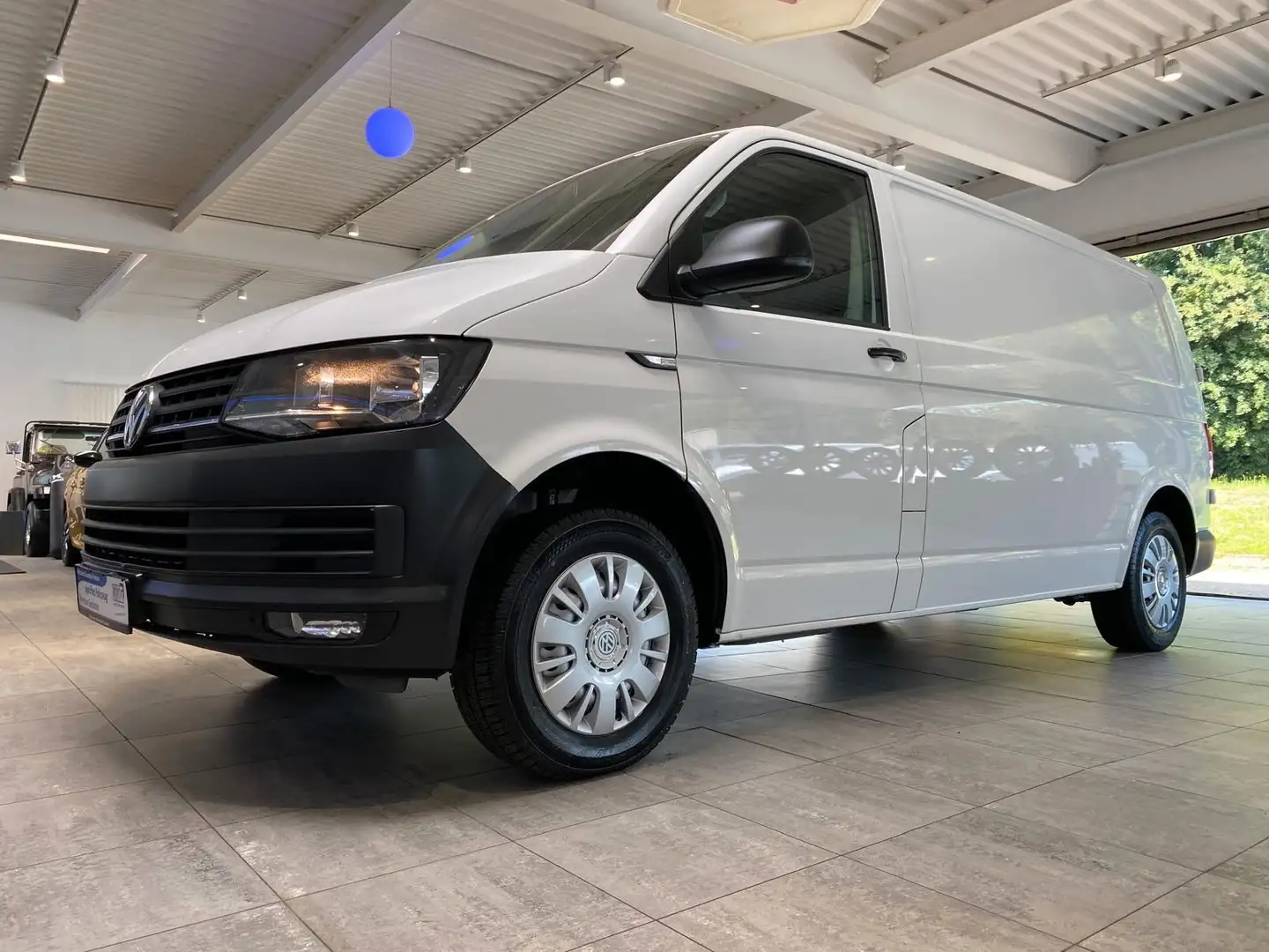 Volkswagen T6 Transporter Kastenwagen Lang*Garantie*AHK* White - 2