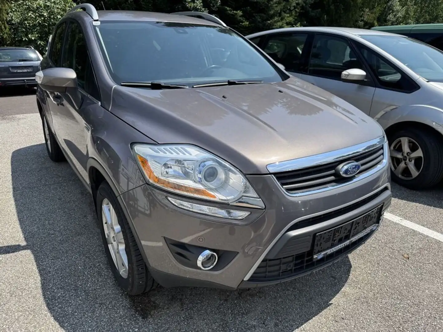 Ford Kuga Titanium S +EXPORT+ Braun - 2