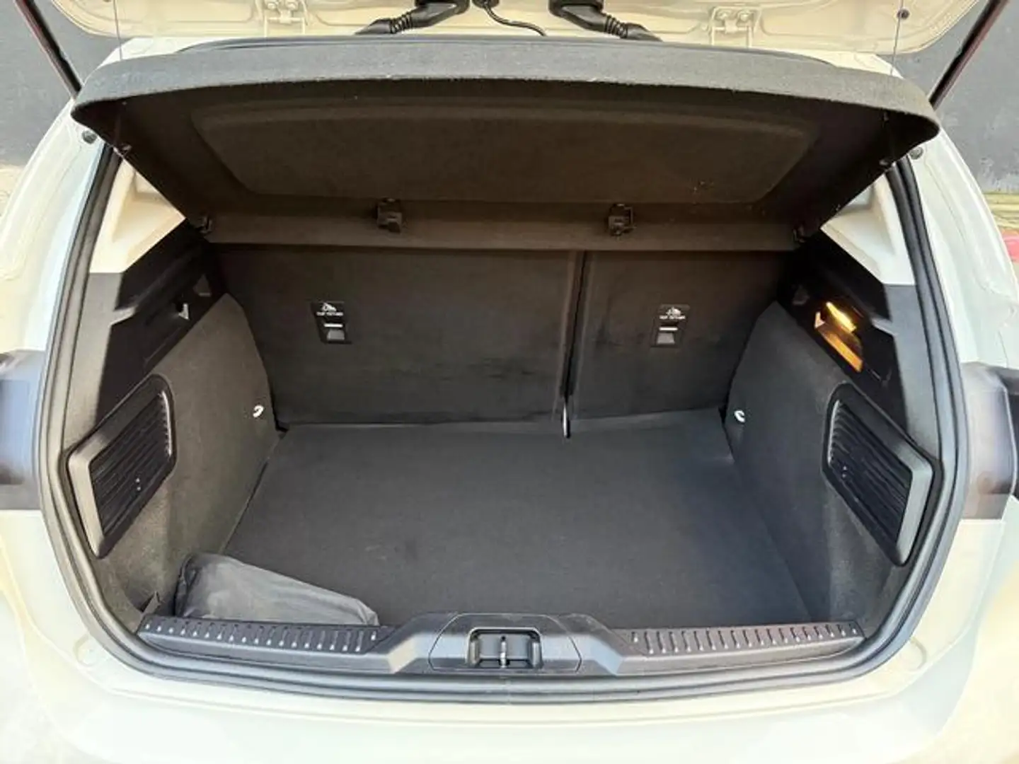 Ford Focus 1.5Ecoblue Active Aut. 120 Blanco - 2