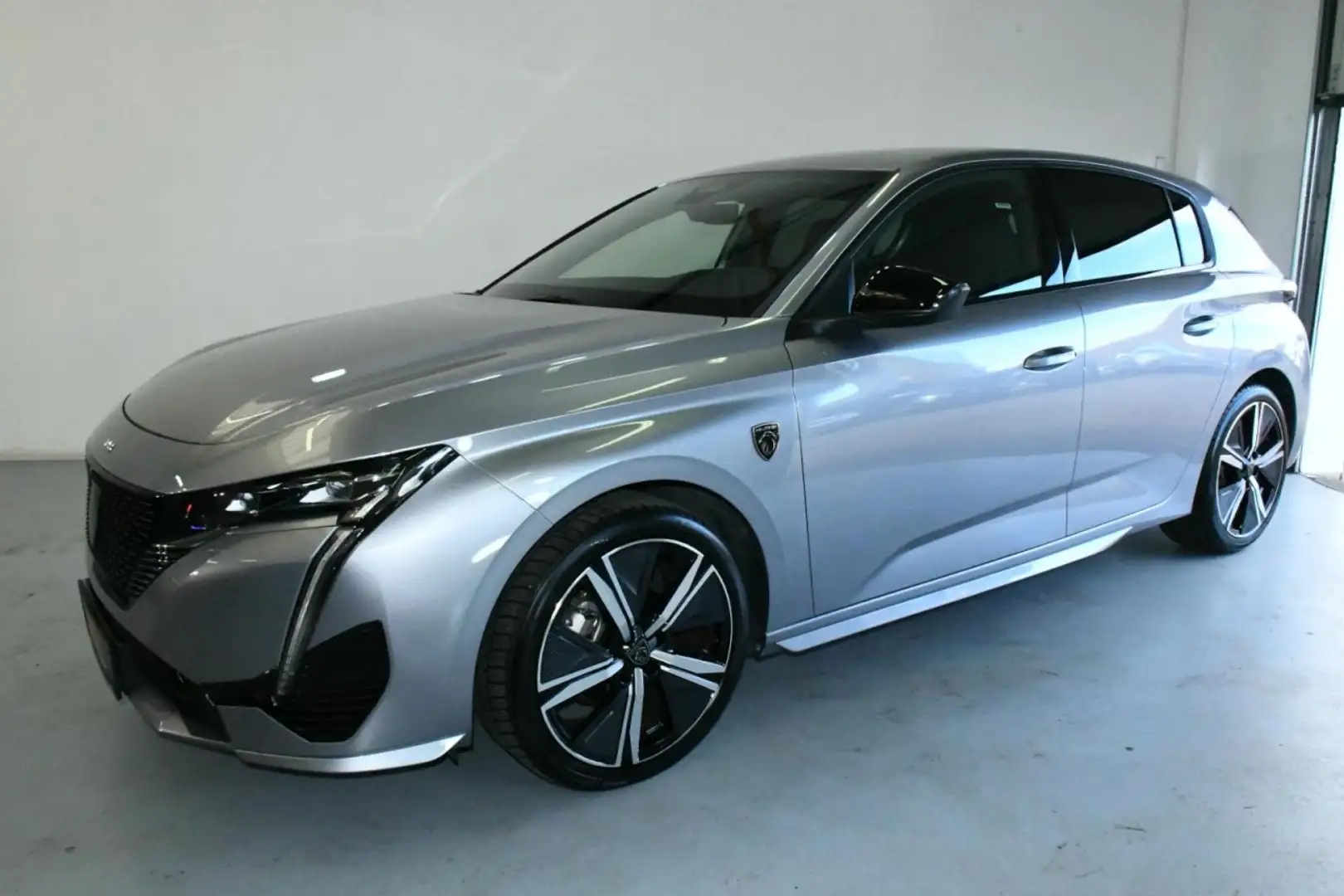 Peugeot 308 GT-Line Lim. Aut. ACC*TW*NAV*CAM*APP*BT Klima Gris - 2