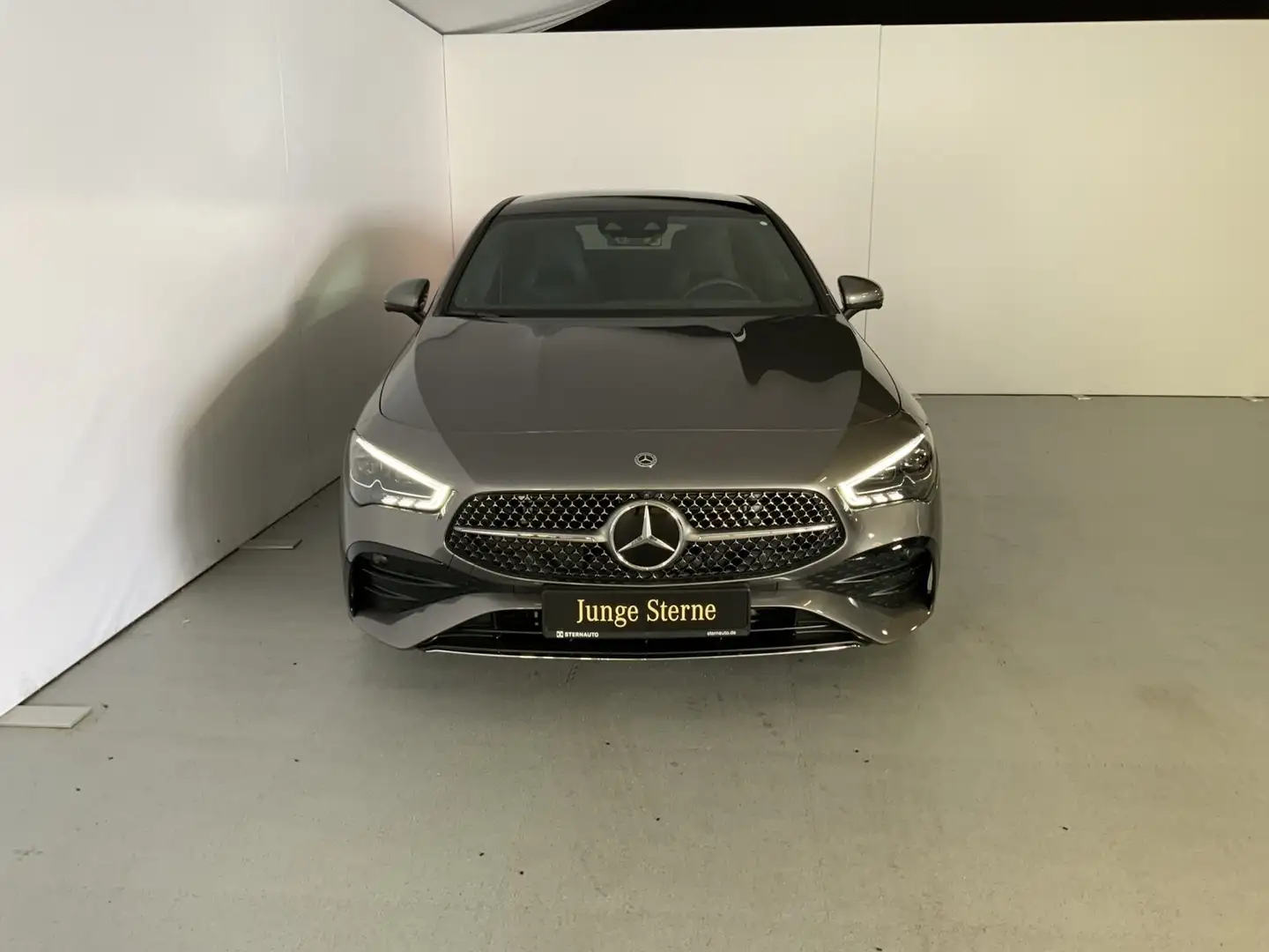Mercedes-Benz CLA 180 CLA 180 Coupé AMG Pano DISTRO HUD Burm MULTIBEAM Grau - 2