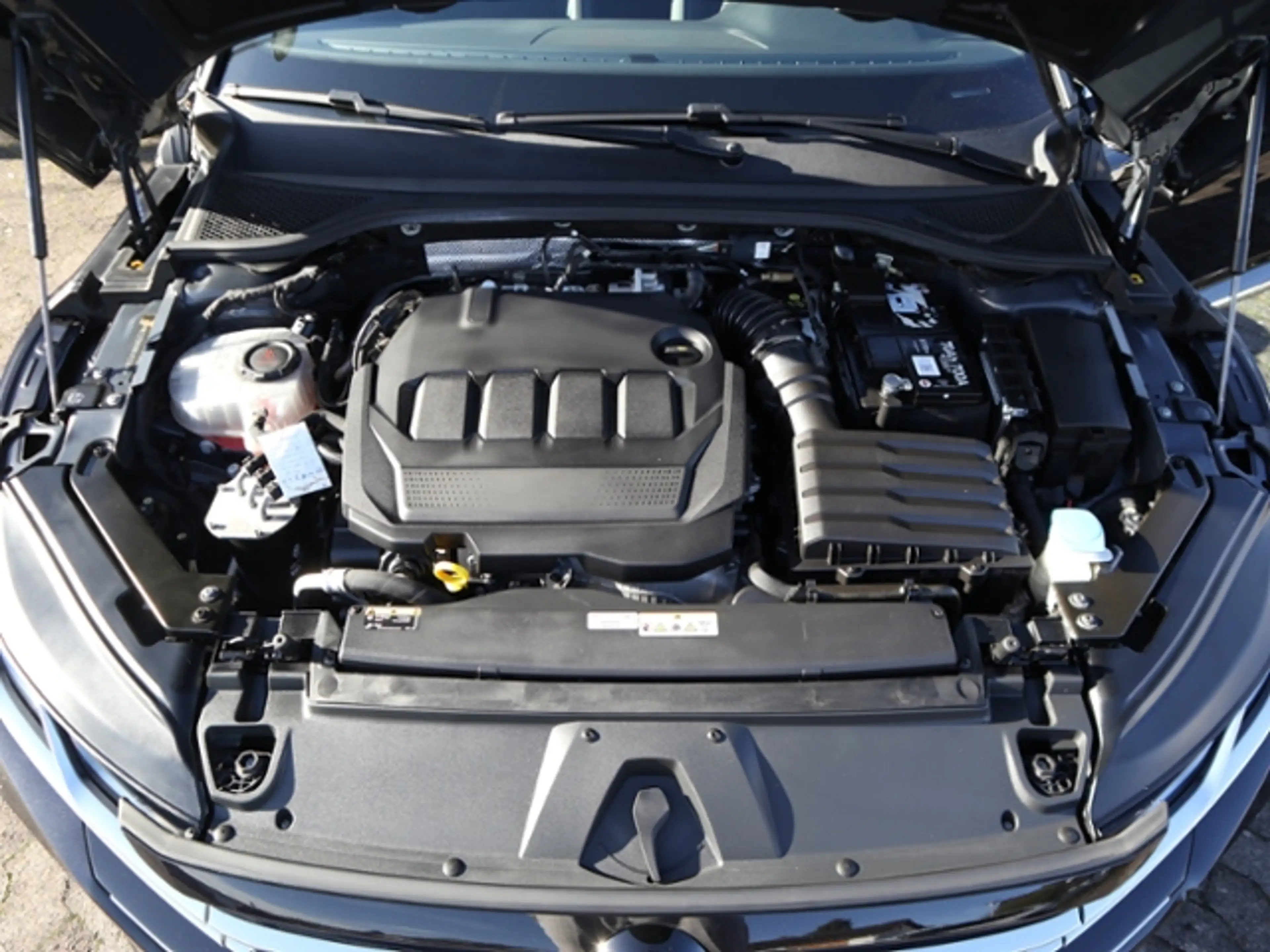 Volkswagen Arteon R-Line 2.0 TDI DSG AHK/360*/KEYLESS — photo 14