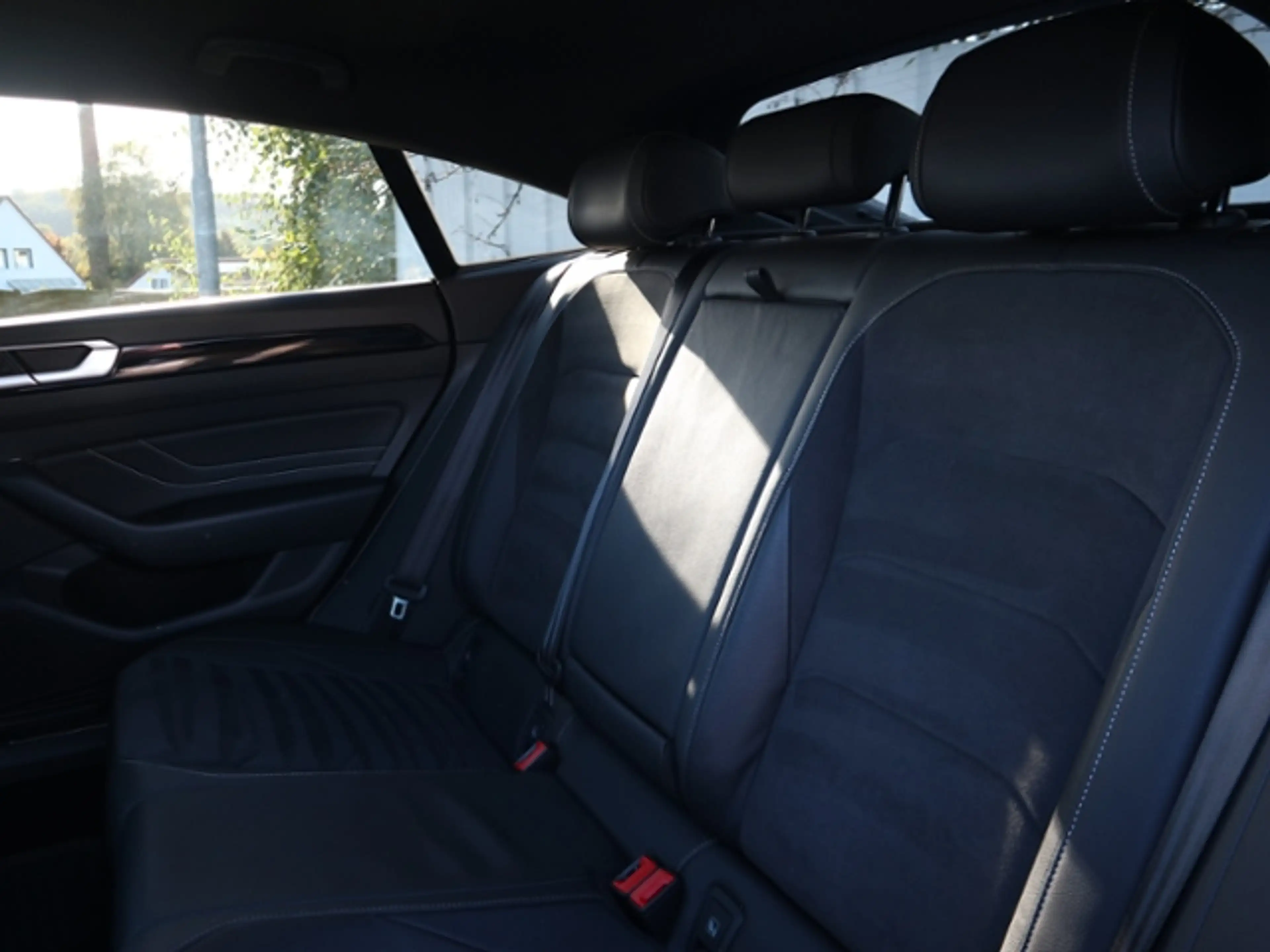 Volkswagen Arteon R-Line 2.0 TDI DSG AHK/360*/KEYLESS — photo 9