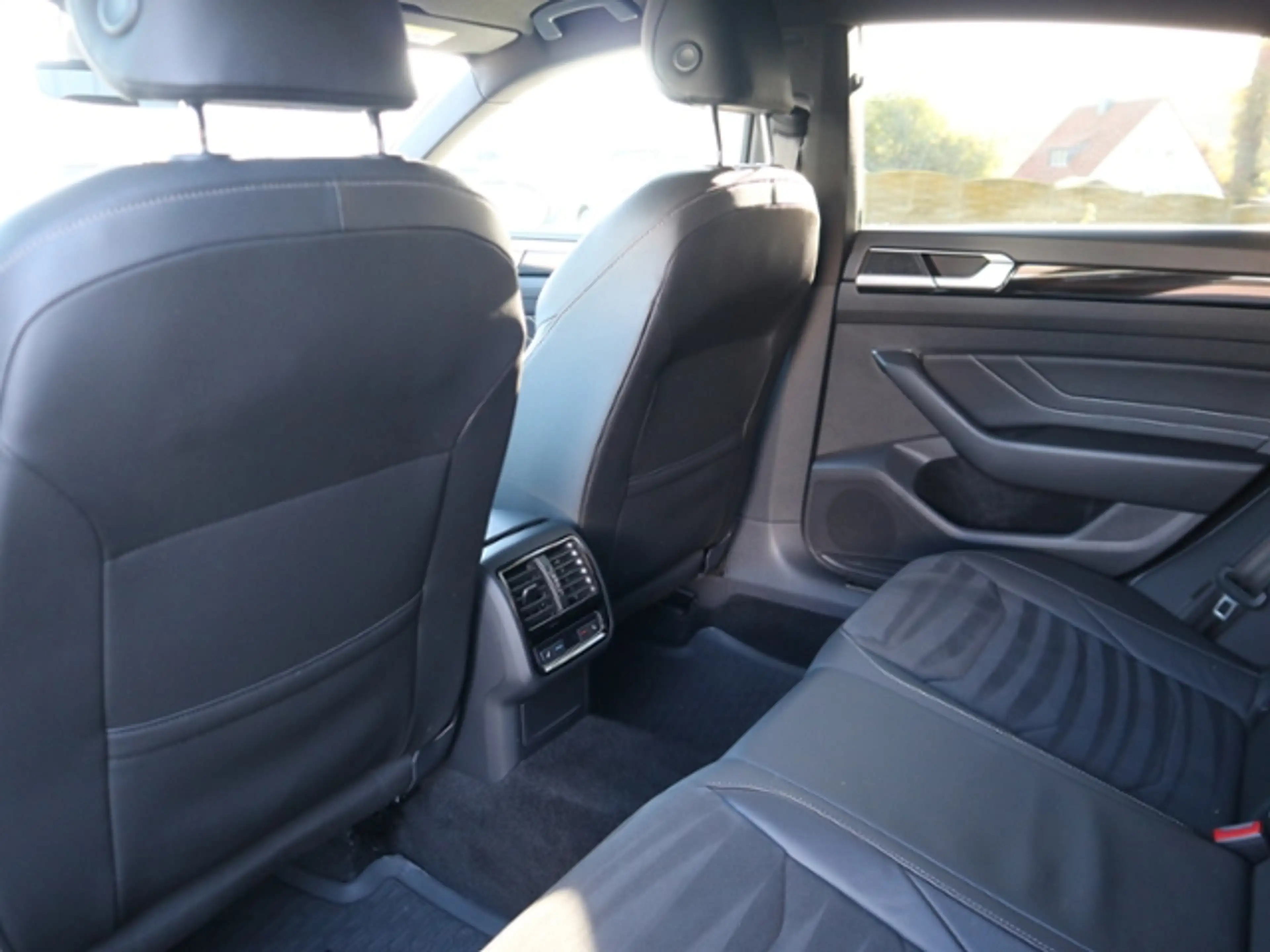 Volkswagen Arteon R-Line 2.0 TDI DSG AHK/360*/KEYLESS — photo 10