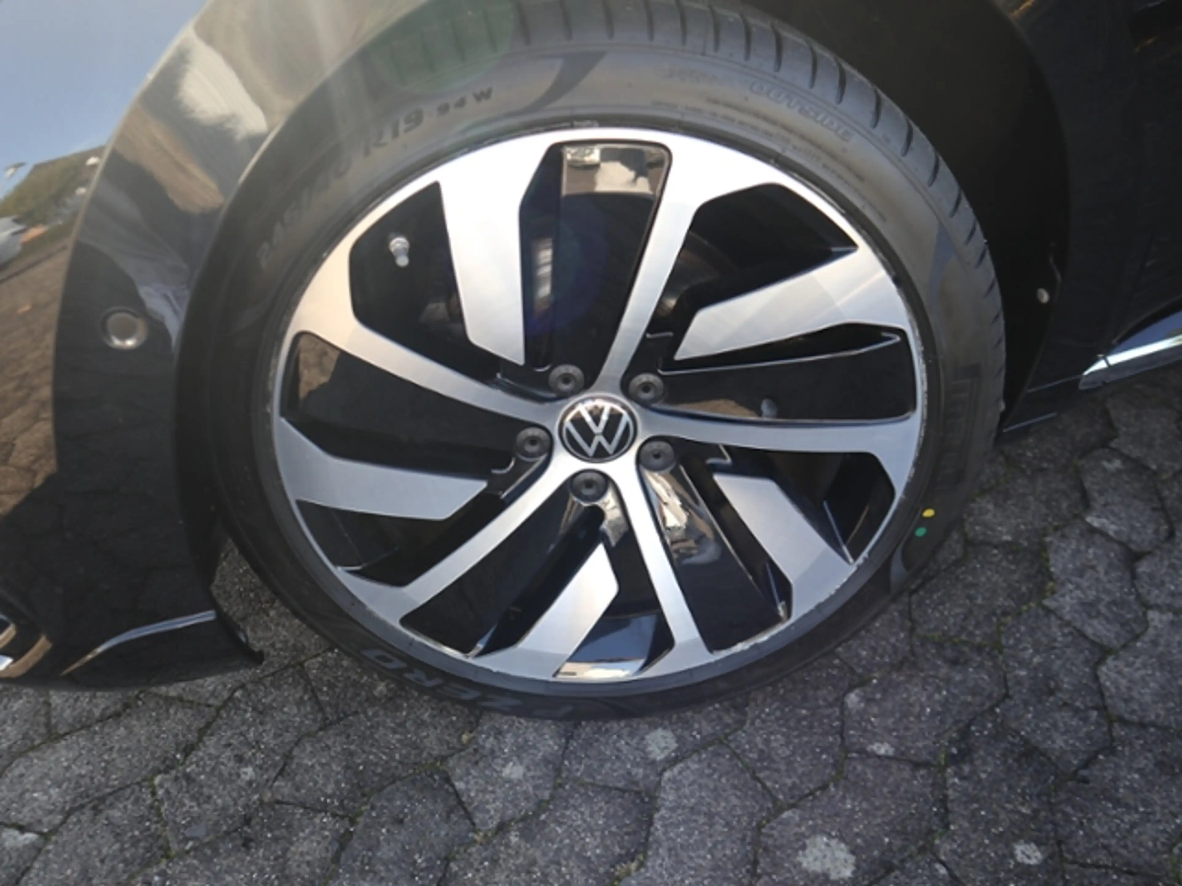 Volkswagen Arteon R-Line 2.0 TDI DSG AHK/360*/KEYLESS — photo 4