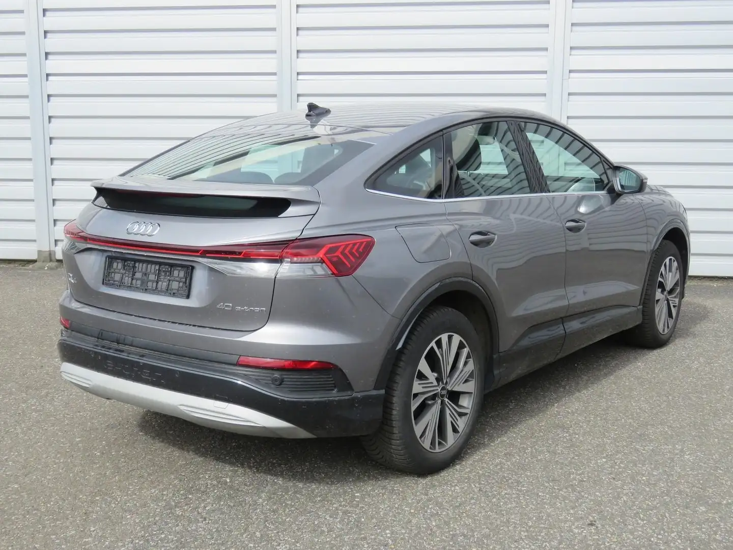 Audi Q4 e-tron 40 e-tron 82 kWh LED MMI-Navi Plus SHZ PDC Gris - 2