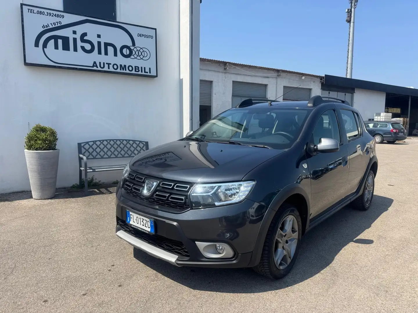 Dacia Sandero Stepway 1.5 dci (prestige) s Grau - 1