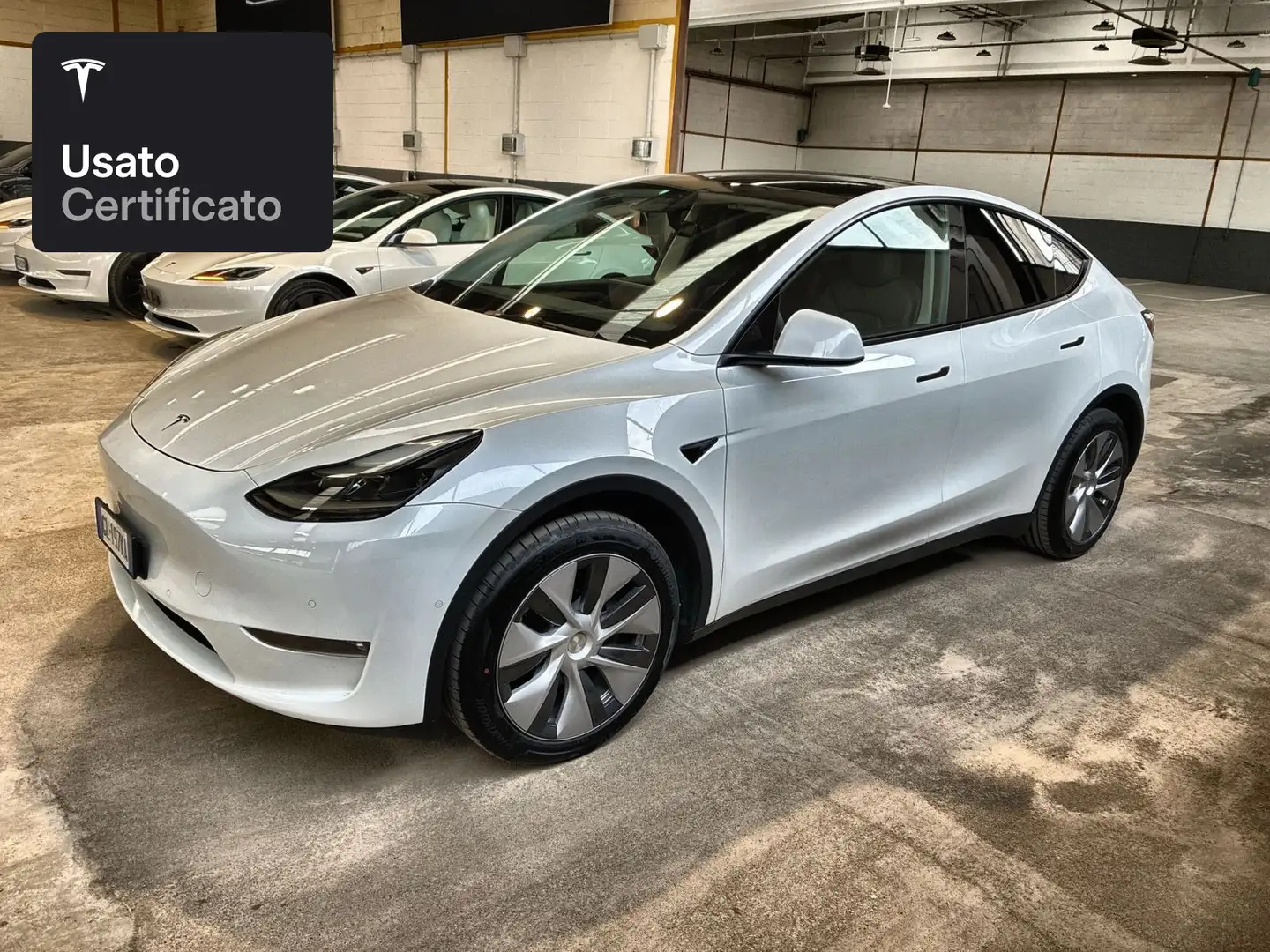 Tesla Model Y Long Range AWD Bianco - 2