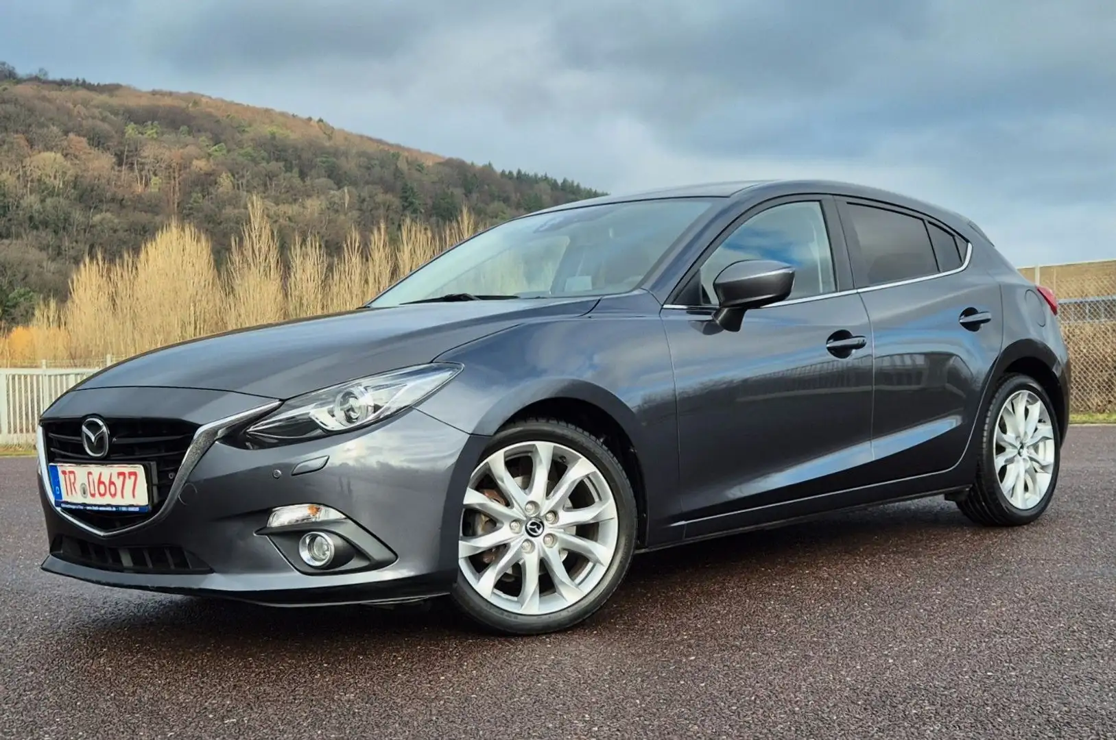 Mazda 3 Lim. Sports-Line, Automatik, Leder, Bose. Grau - 1