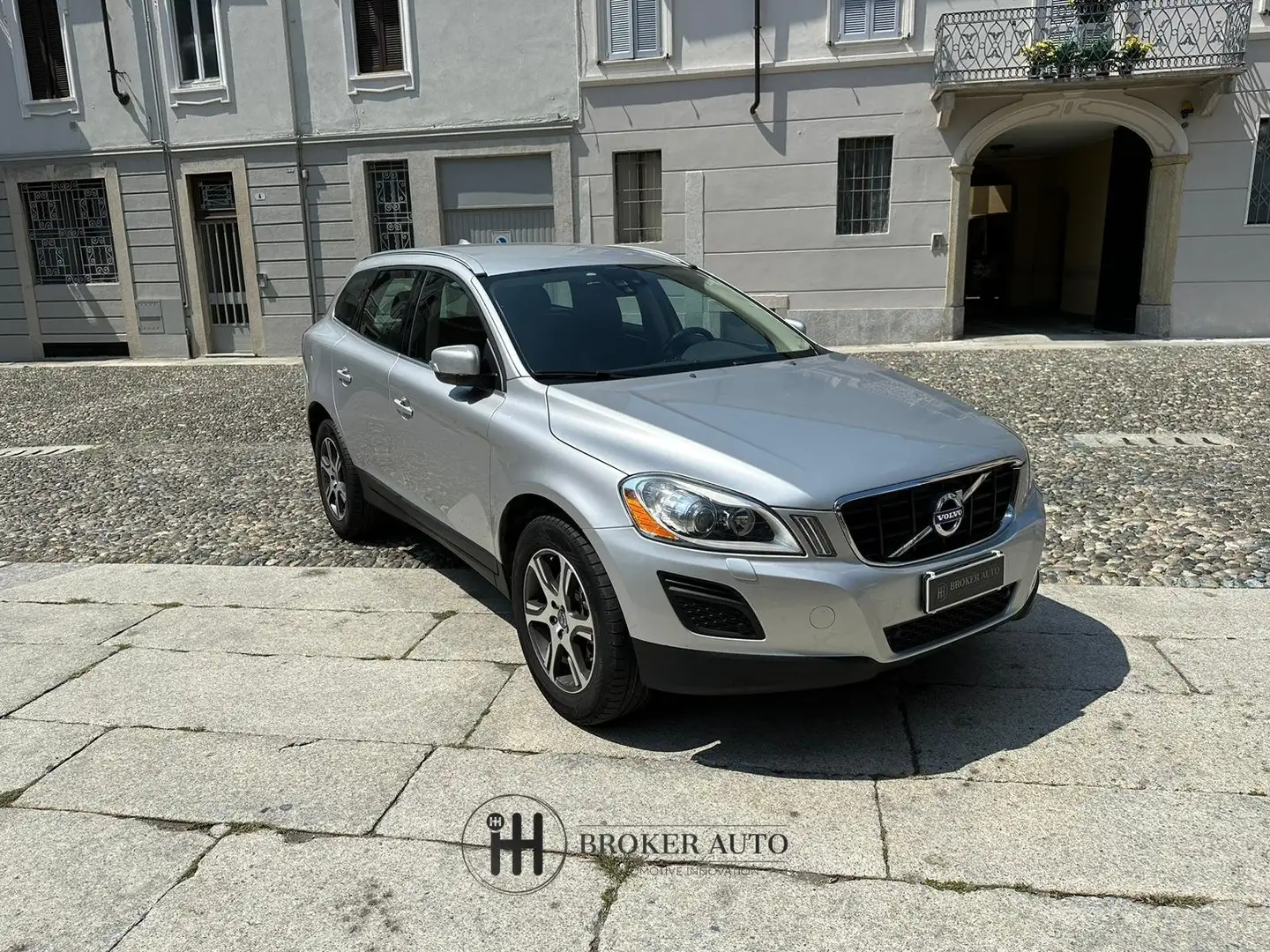 Volvo XC60 2.0 d4 (d3) Summum AWD geartronic CAMBIO NUOVO Argent - 1