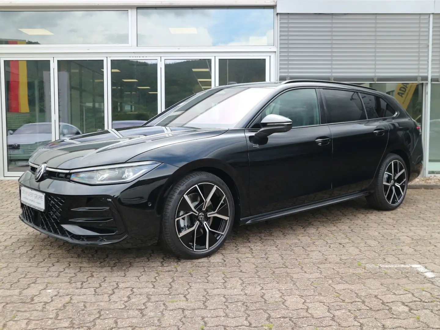 Volkswagen Passat Variant Passat R-Line 2.0 TDI DSG 4M PANO AHK SIGNATURE Schwarz - 2