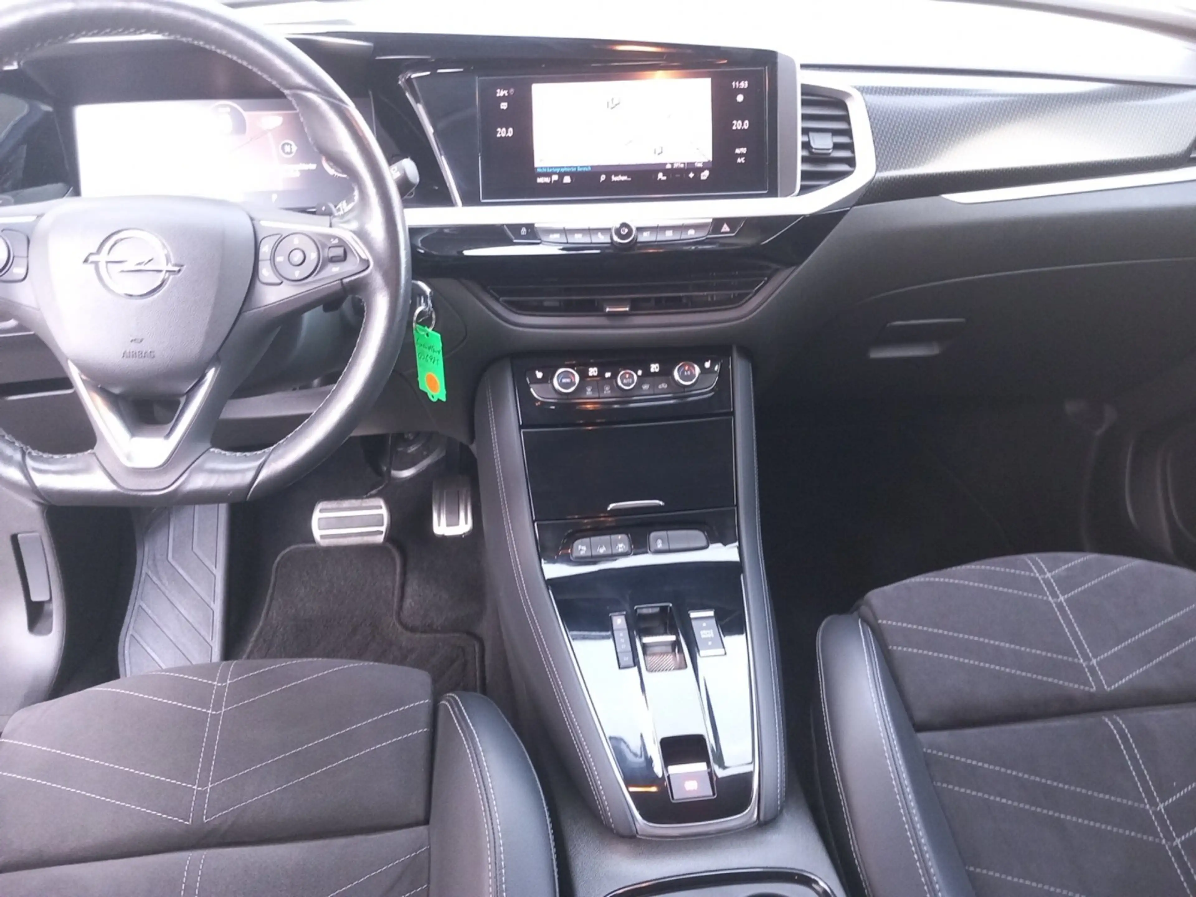 Opel Grandland Turbo  GS Line Automatik, Alcantara,PDC — photo 13