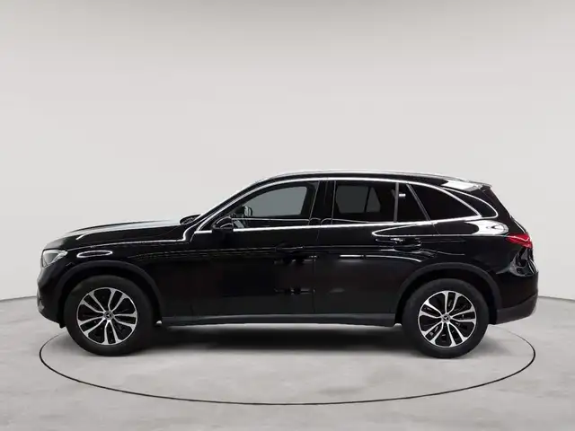 Mercedes-Benz GLC view 6