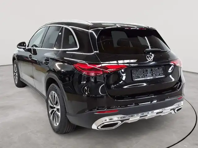 Mercedes-Benz GLC view 5