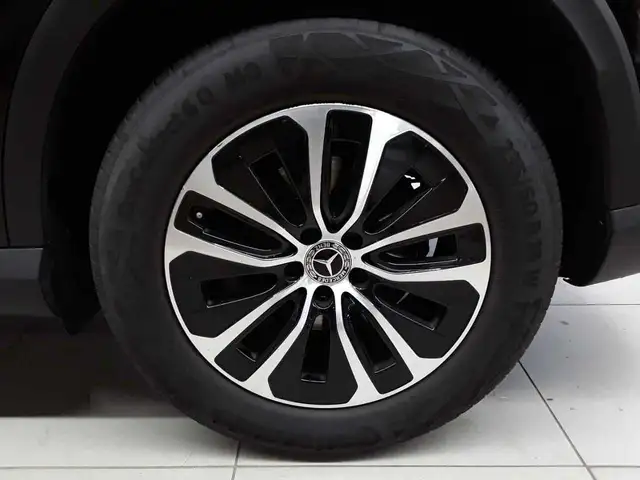 Mercedes-Benz GLC view 18