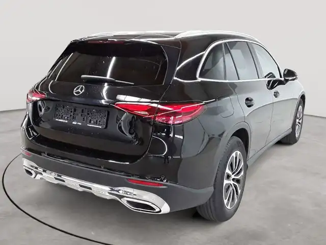Mercedes-Benz GLC view 4