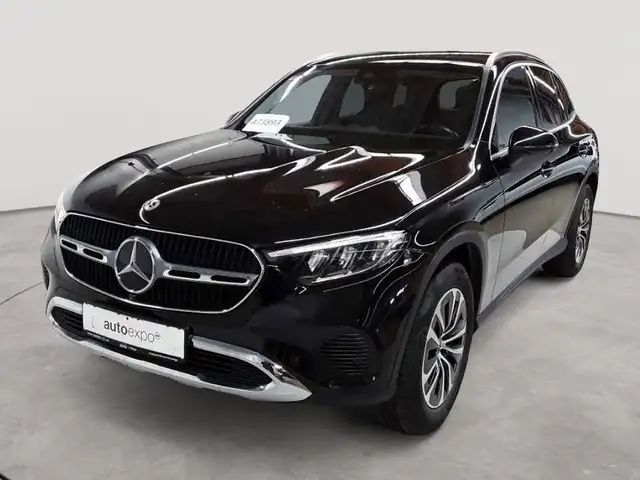 Mercedes-Benz GLC view 2