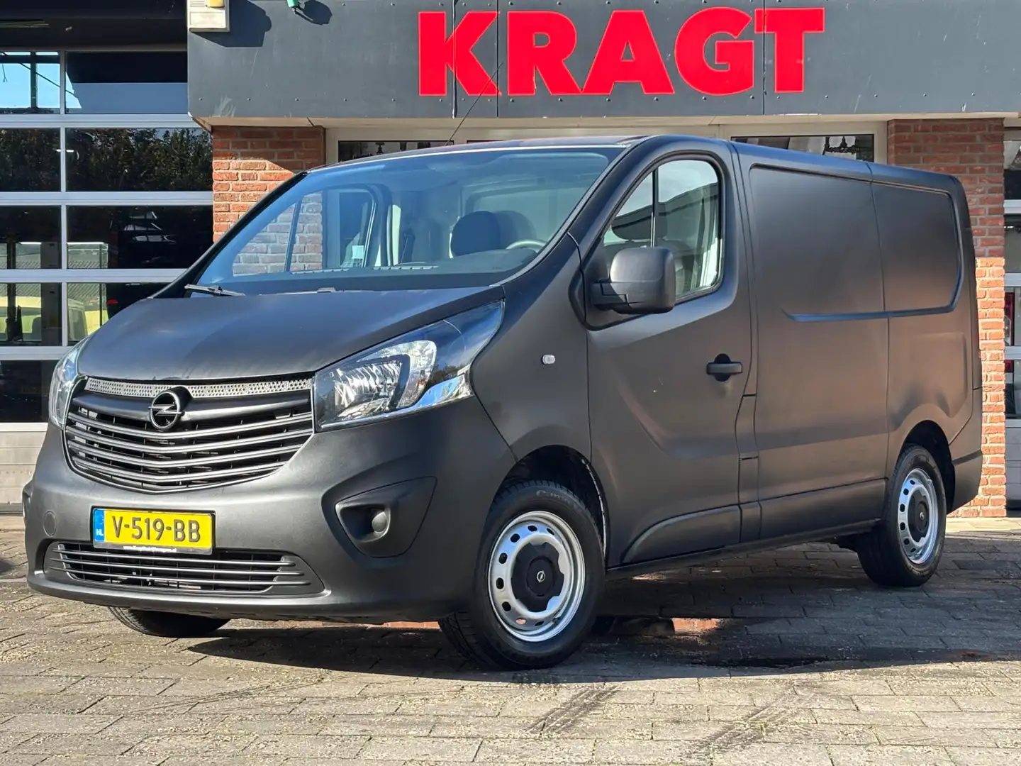Opel Vivaro 1.6 CDTI L1H1 Edition AIRCO/Cruise/1e EIG/NAP/ORIG Zwart - 1