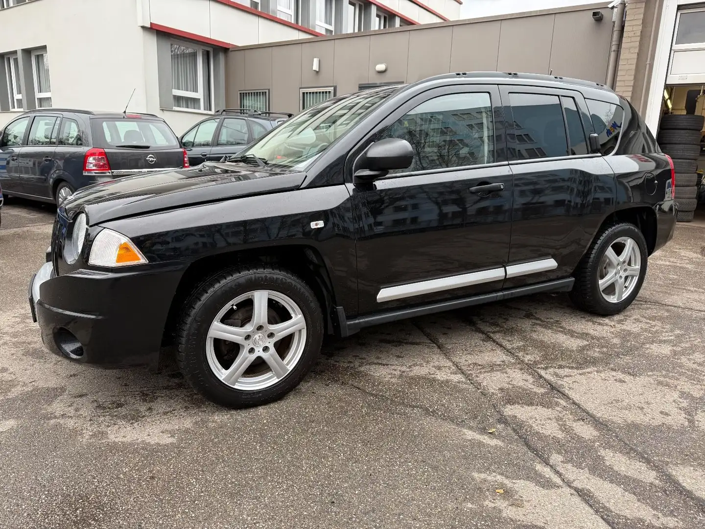 Jeep Compass Limited AUTOMATIK-KLIMA-LEDER-TÜV-03-27 Schwarz - 1