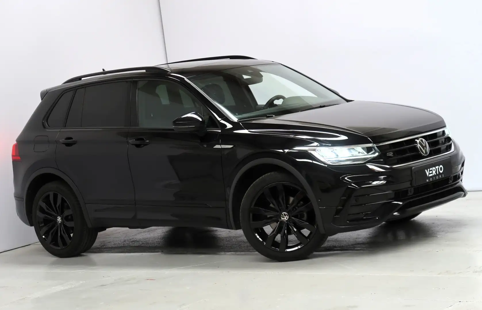 Volkswagen Tiguan Tiguan 1.5 TSI OPF DSG R-Line Schwarz - 1