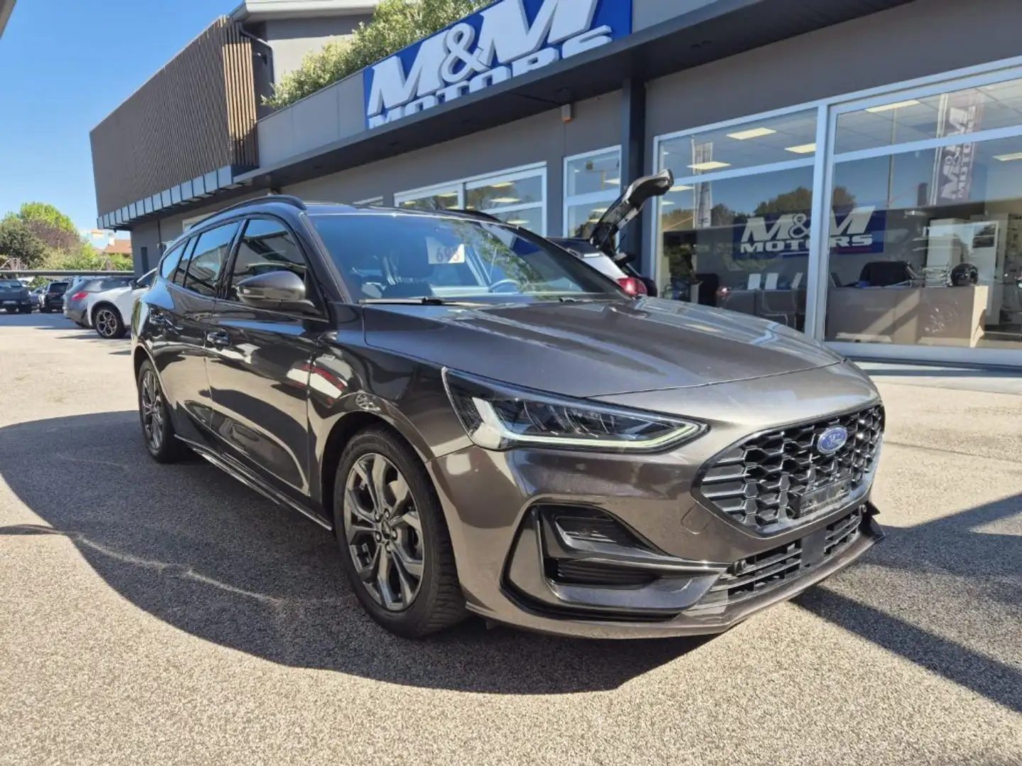 Ford Focus 1.5 120CV auto SW ST-Line Grau - 1