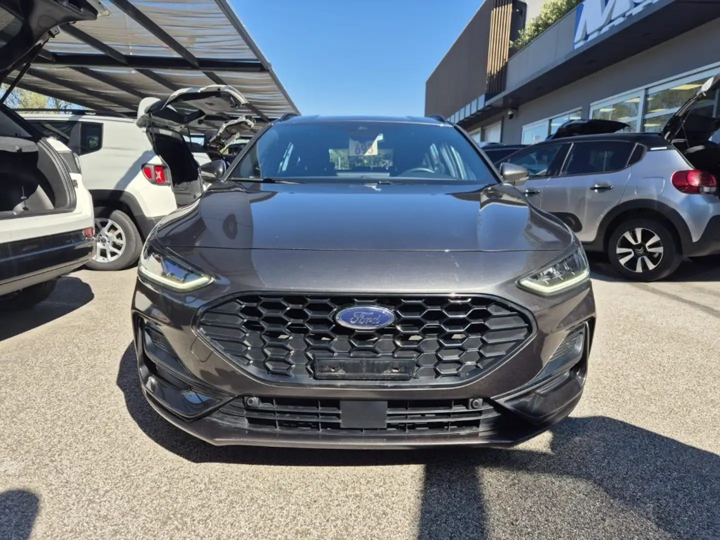 Ford Focus 1.5 120CV auto SW ST-Line Grau - 2