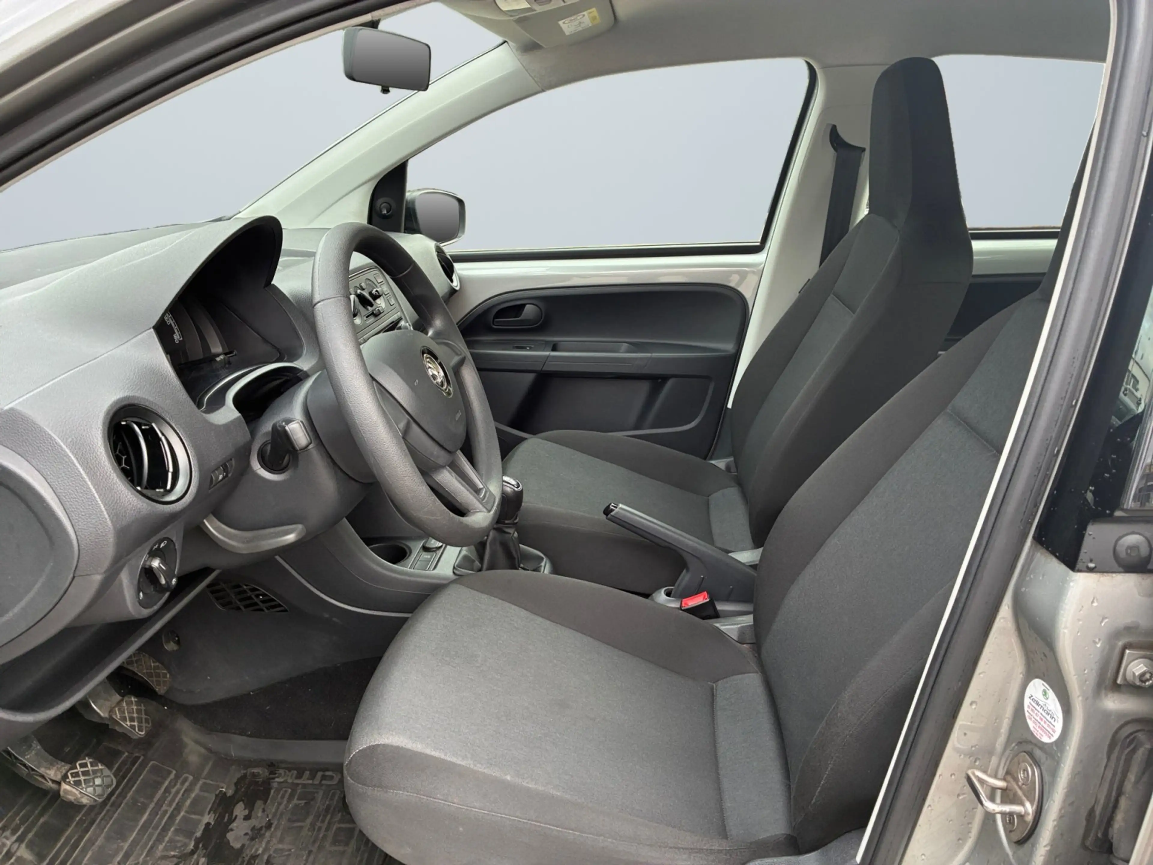 Skoda Citigo Cool Edition 1.0 DAB-Radio CD-Player Aux — photo 7
